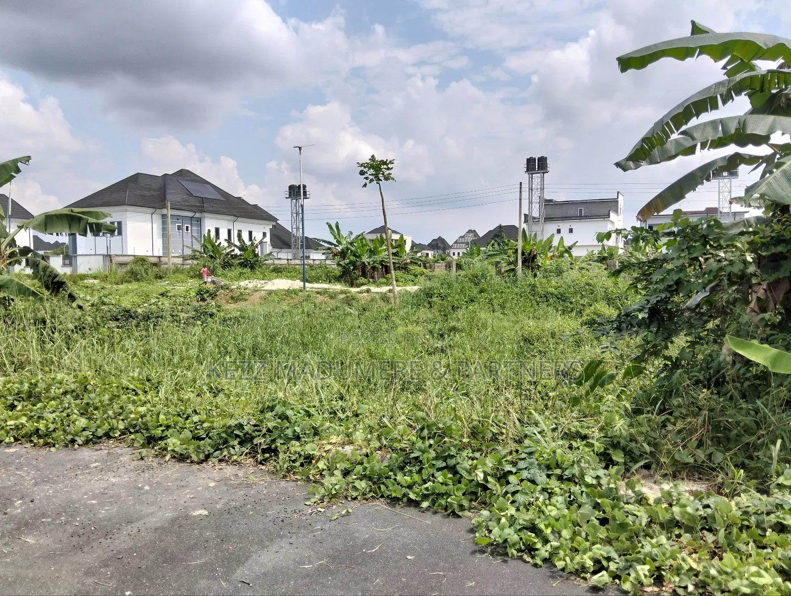 For Sale : 11⁄4 Plot at Gra, Phase 8 Eliozu Port Harcourt in Port-Harcourt