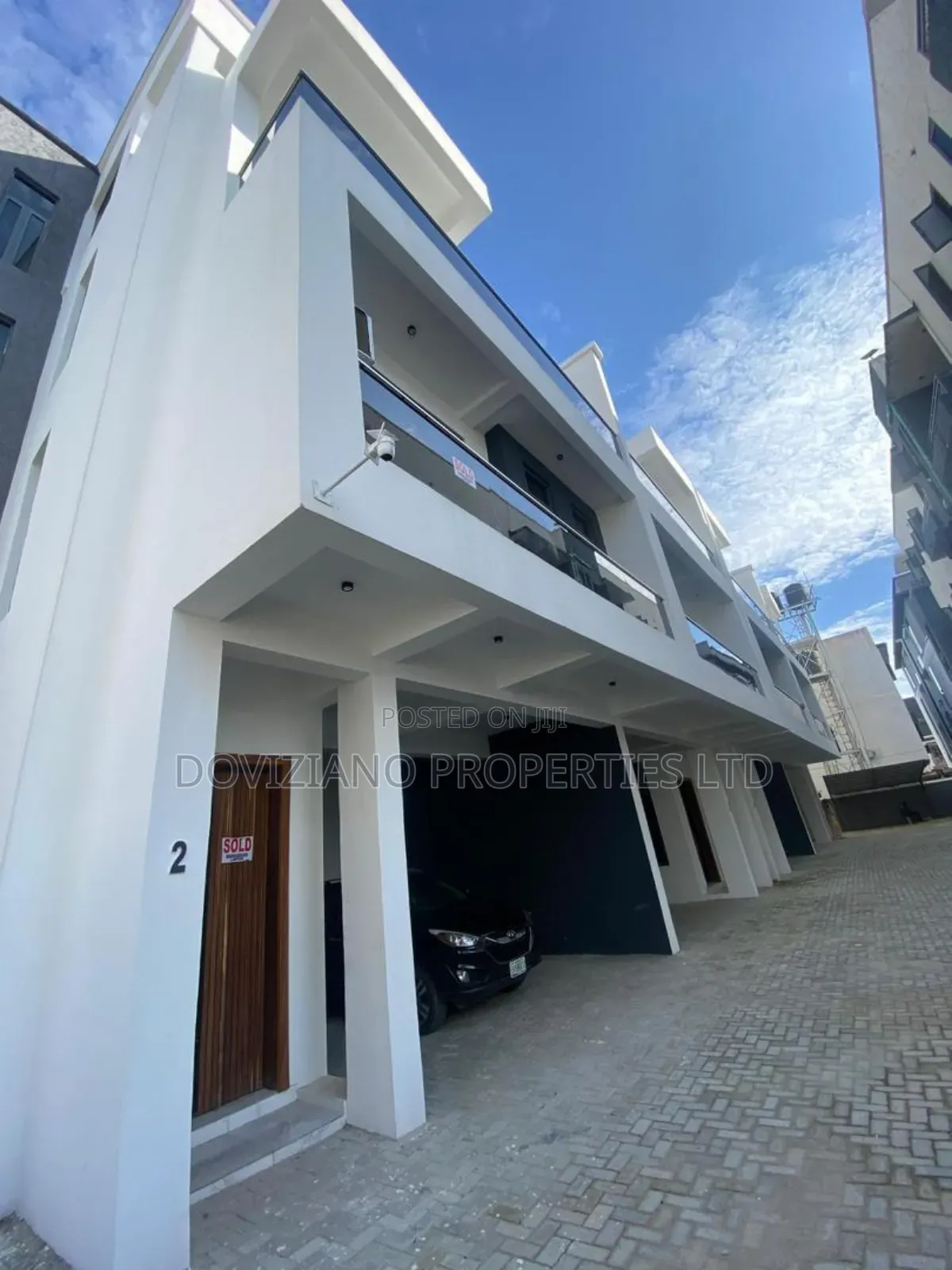 4bdrm Duplex in Ologolo for sale in Ologolo