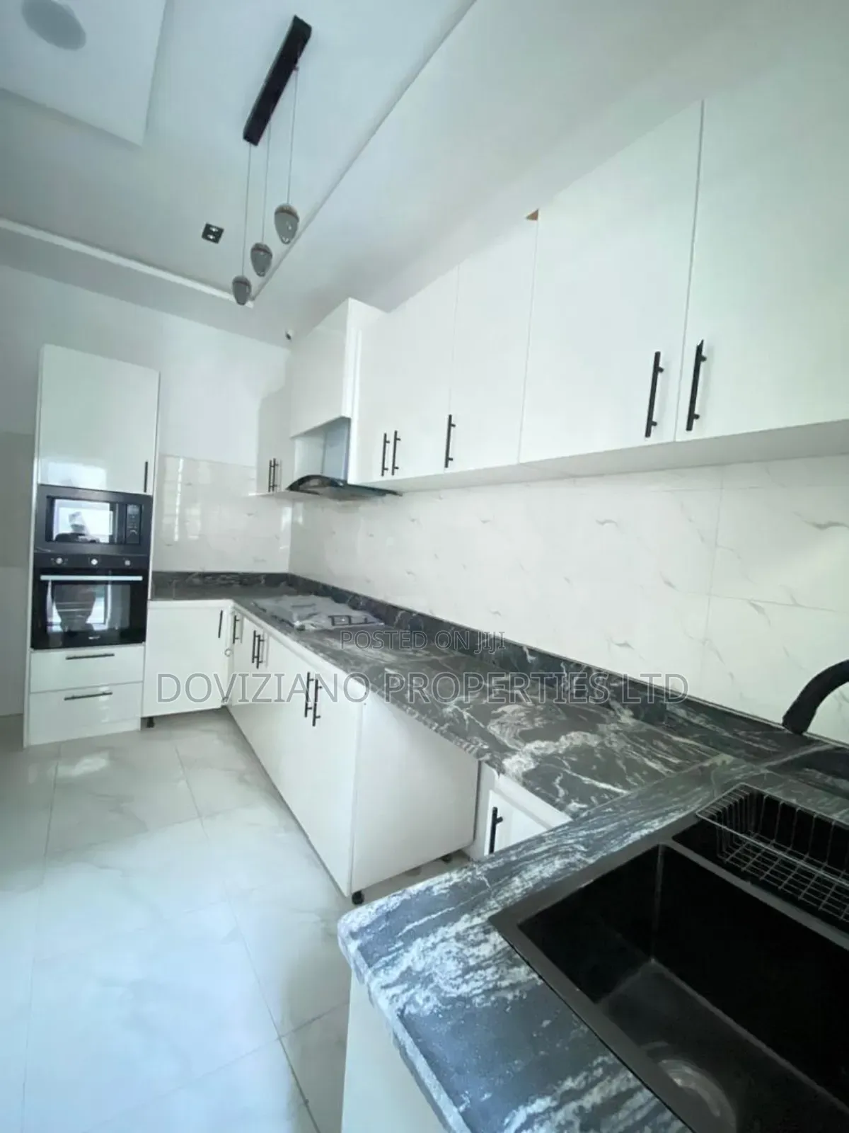 4bdrm Duplex in Ologolo for sale in Ologolo