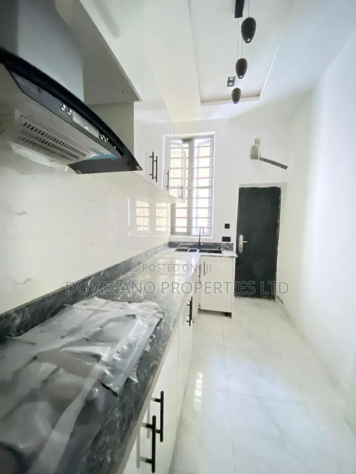 4bdrm Duplex in Ologolo for sale in Ologolo