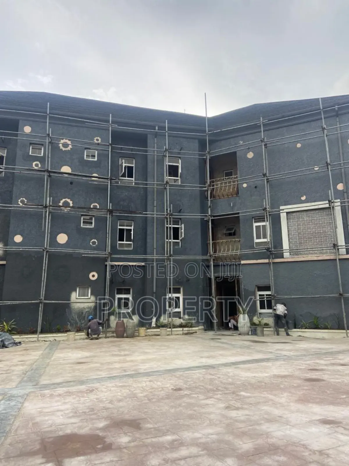 20 Rooms of Four Suit Hotel in Rumuola