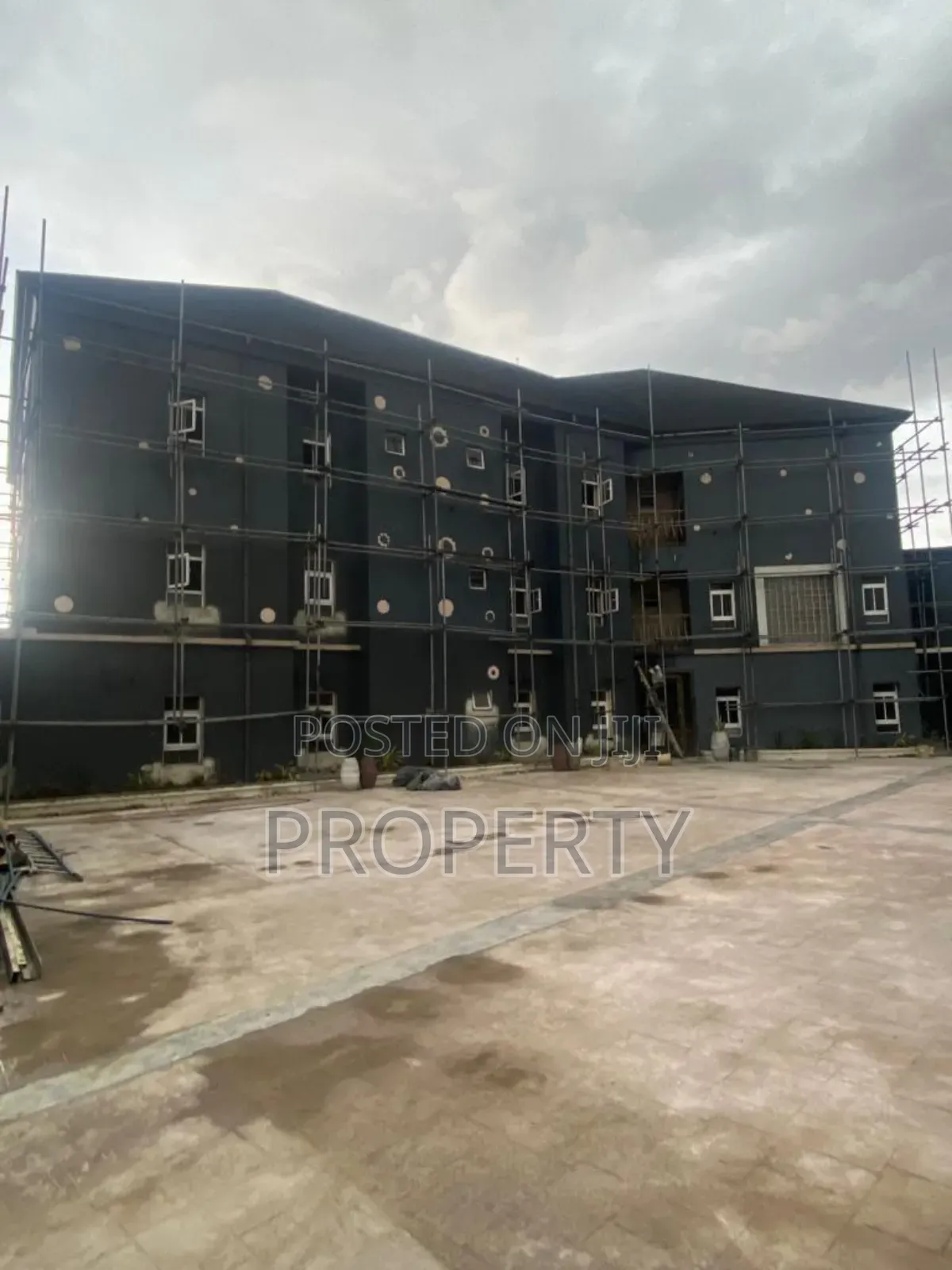 20 Rooms of Four Suit Hotel in Rumuola