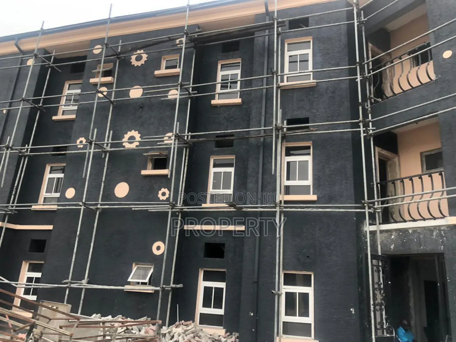 20 Rooms of Four Suit Hotel in Rumuola