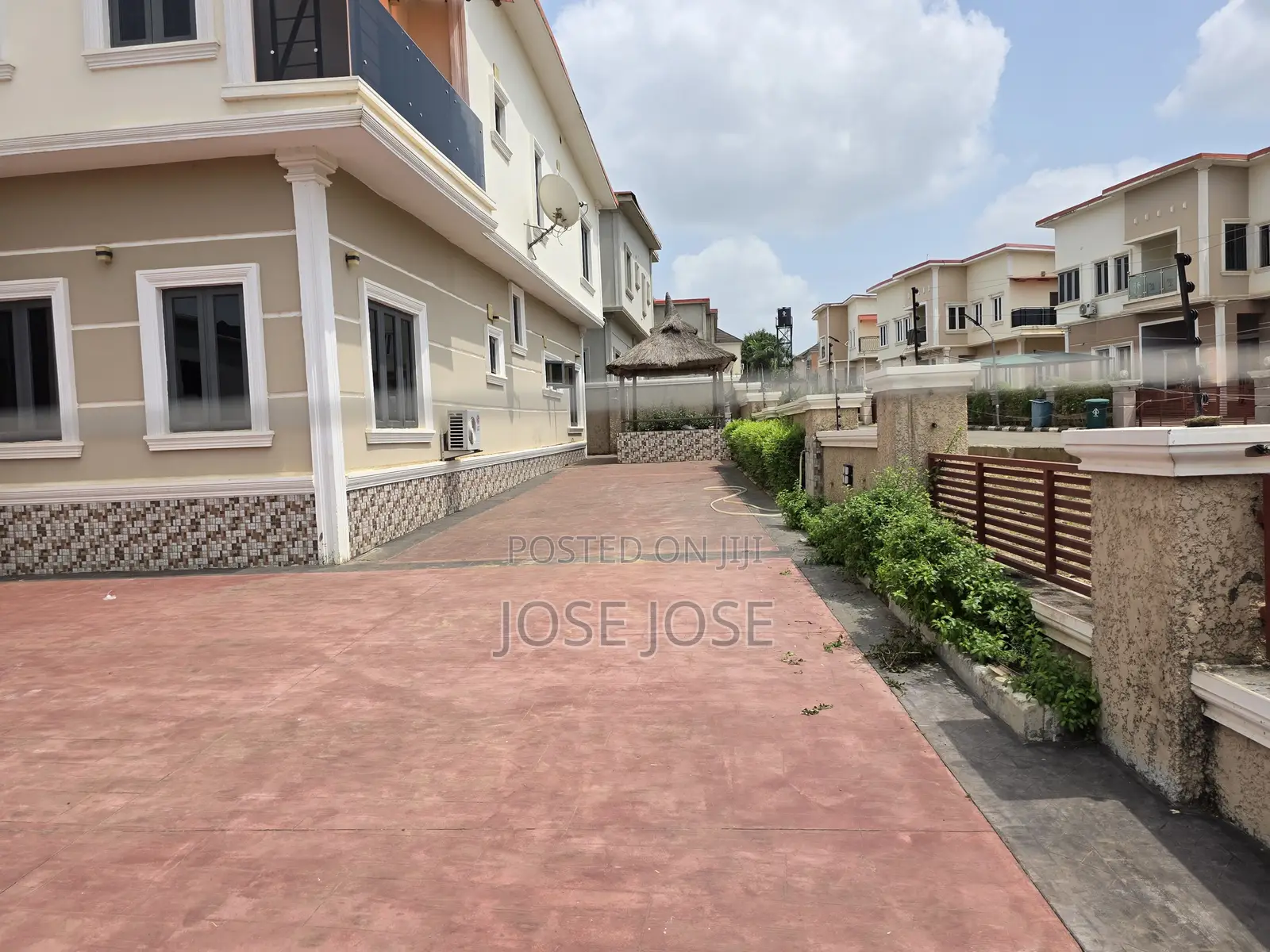 Furnished 4bdrm Duplex in Ask, FHA for sale in FHA