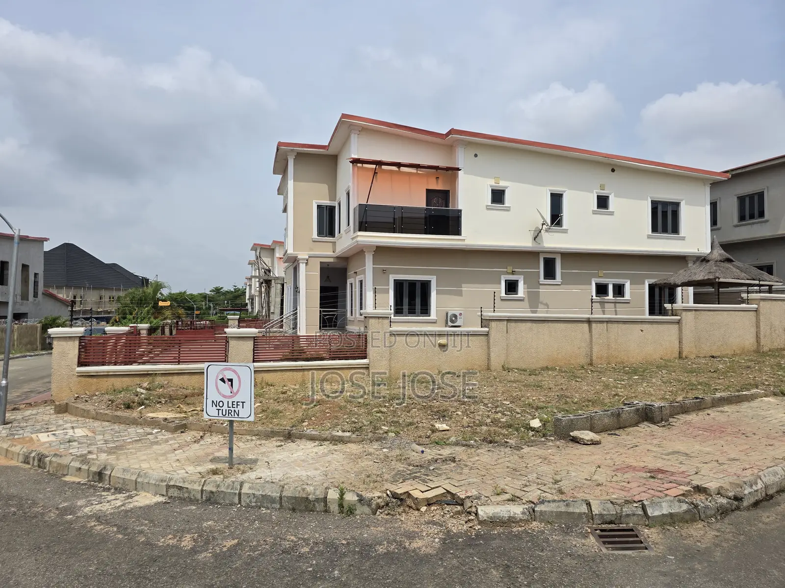 Furnished 4bdrm Duplex in Ask, FHA for sale in FHA