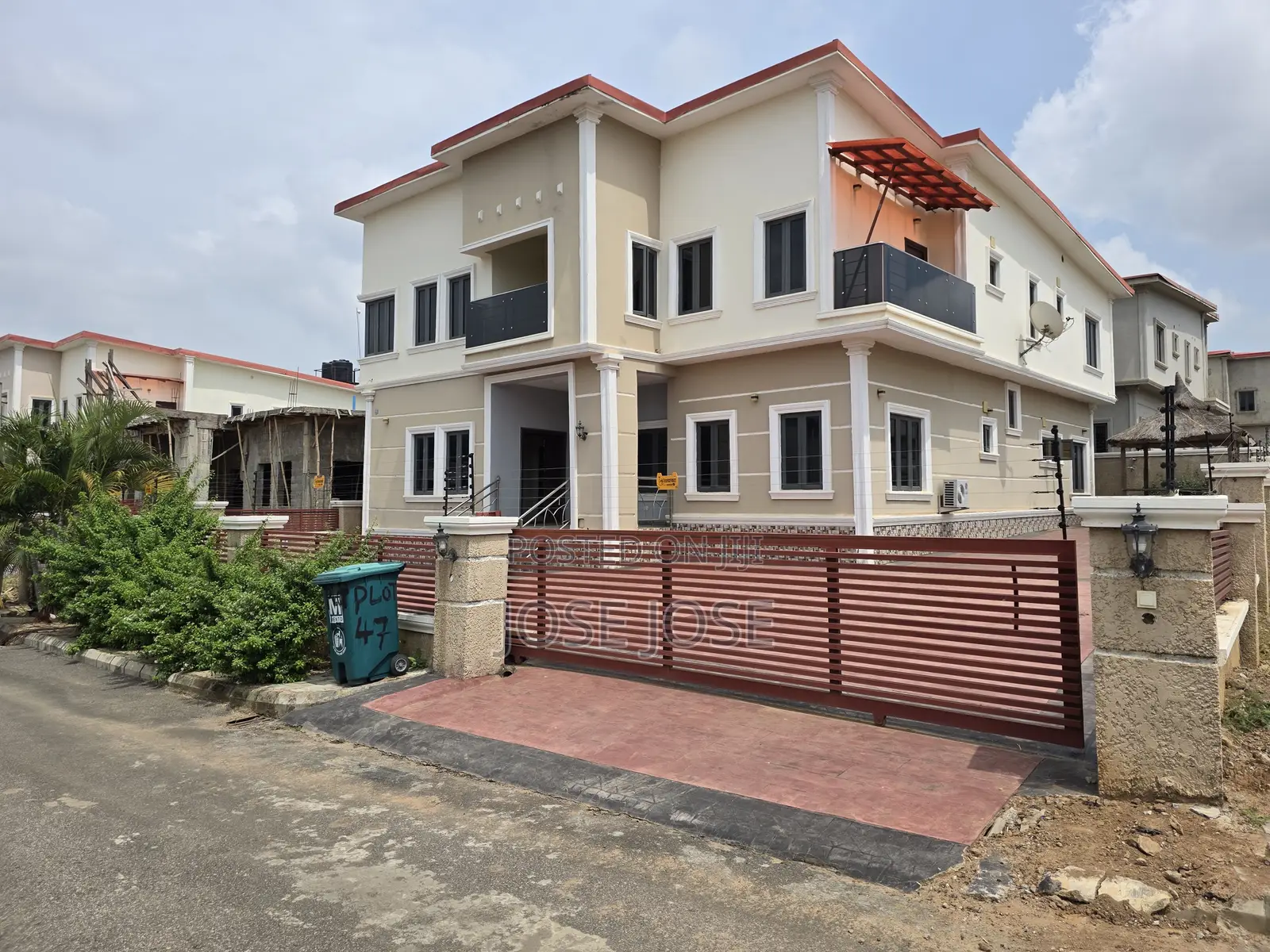 Furnished 4bdrm Duplex in Ask, FHA for sale in FHA