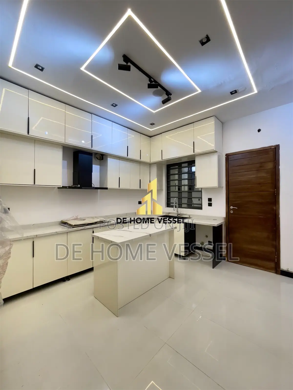 5bdrm Duplex in Ologolo for sale in Ologolo