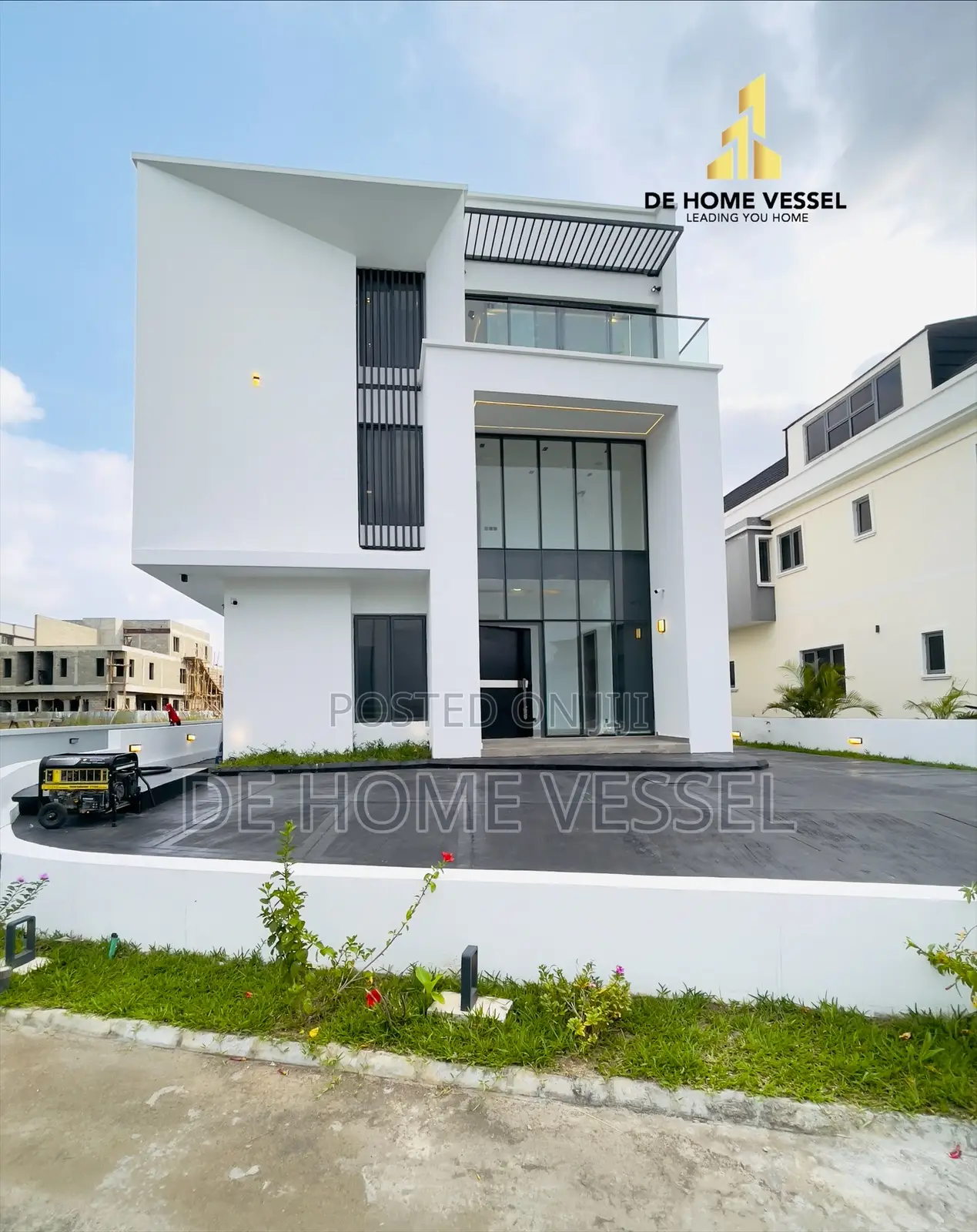 5bdrm Duplex in Ikate for sale in Ikate