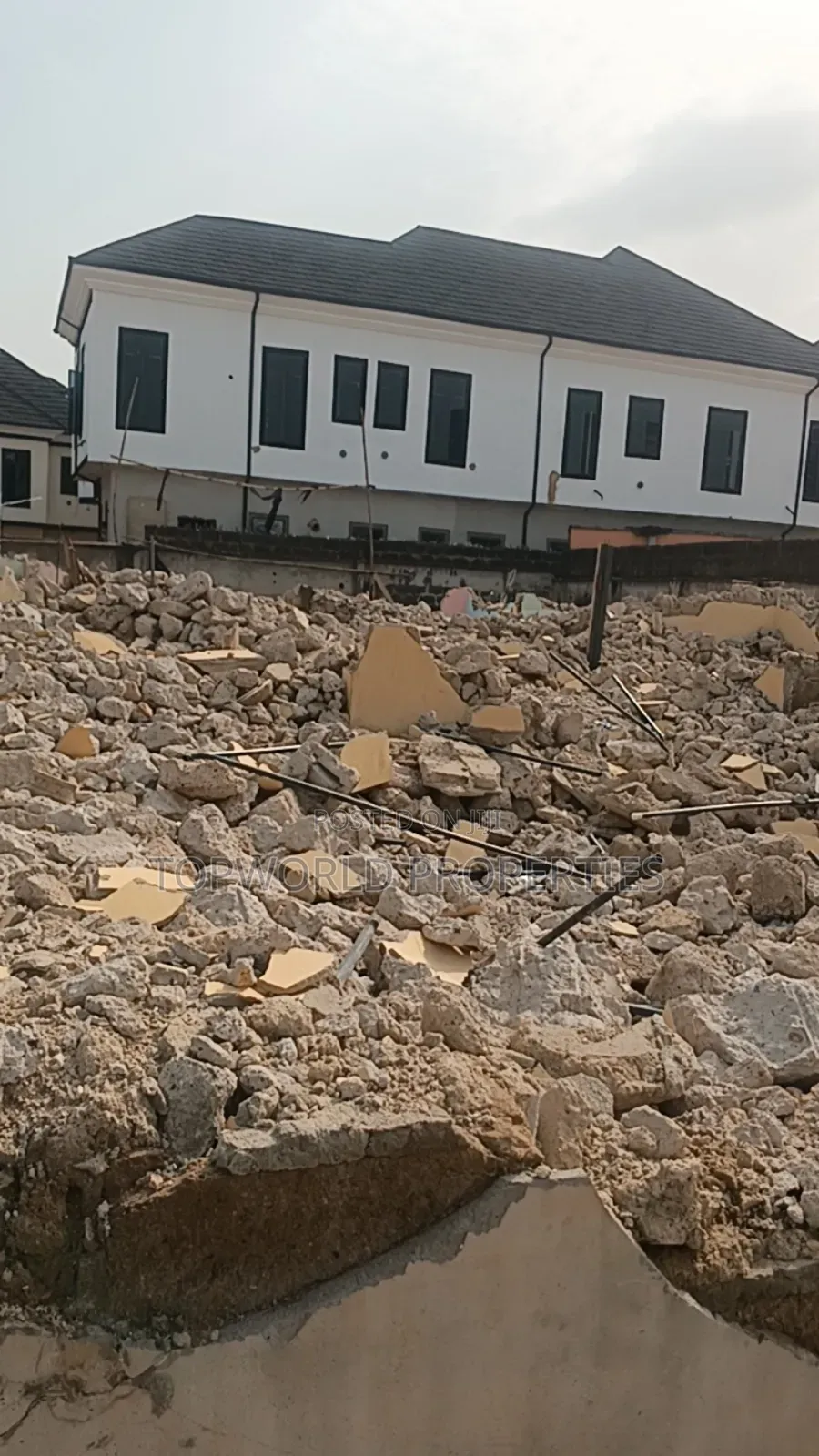 600 Square Metre of Land in Omole Phase 1 Agidingbi Ikeja in Agidingbi