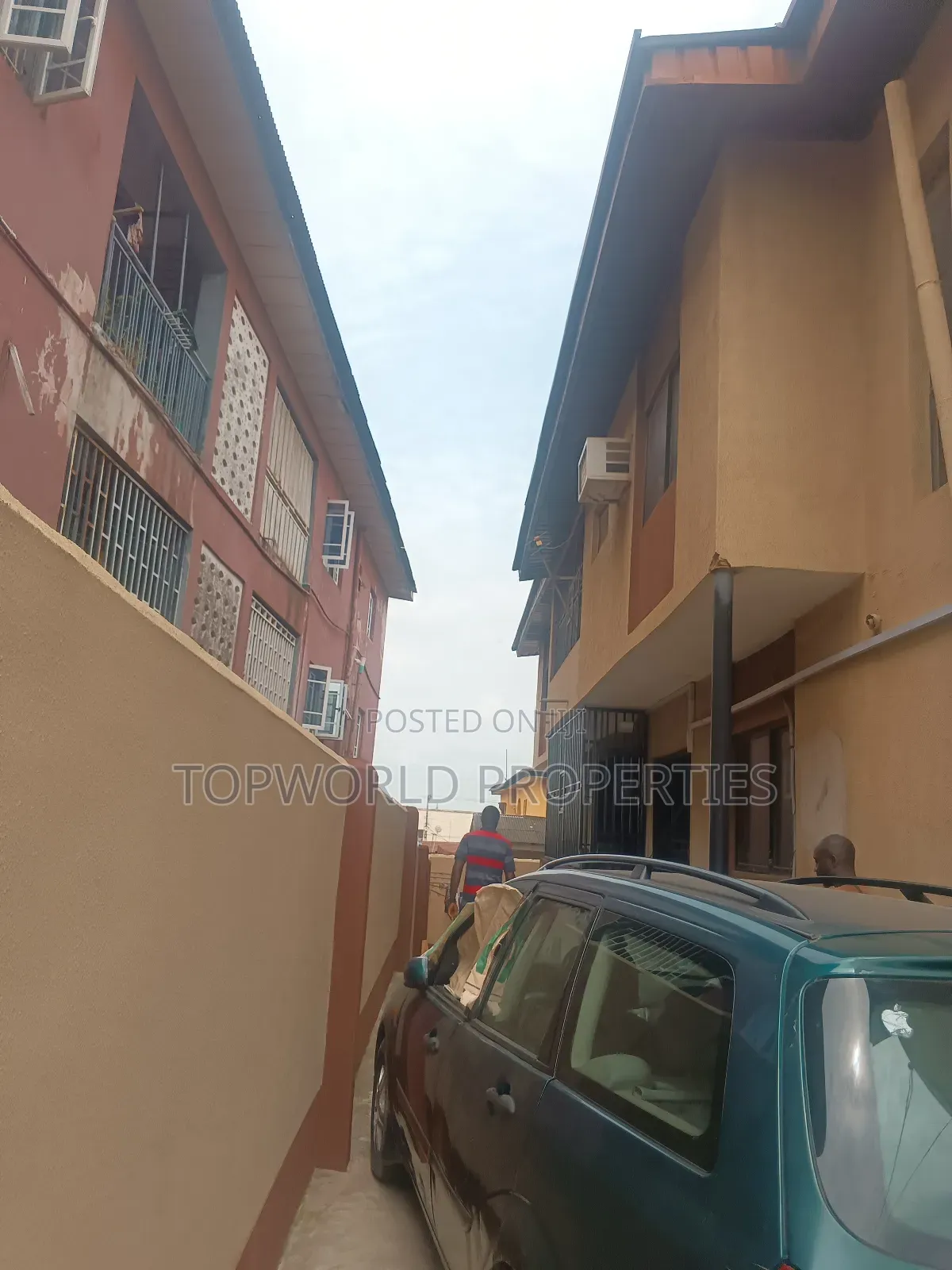 3bdrm Block of Flats in Ojodu Berger for sale in Ojodu