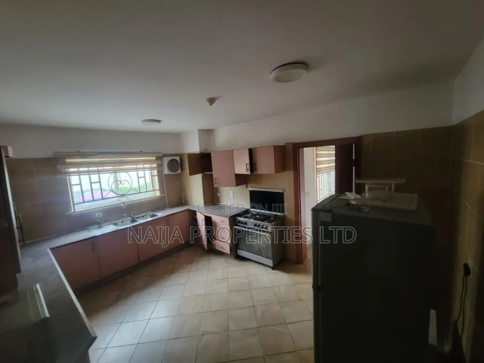 3bdrm Apartment in Oniru, Victoria Island for sale in Victoria Island