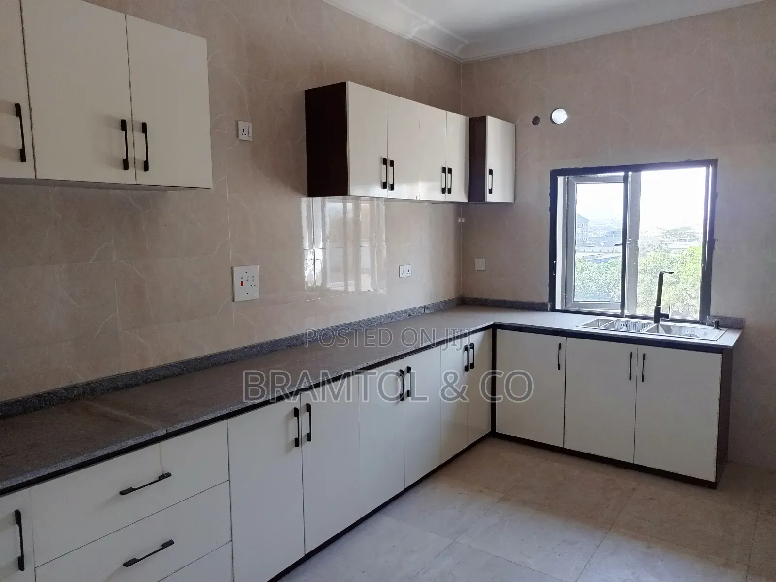 3bdrm Block of Flats in With Bq, Katampe (Main) for rent in Katampe (Main)