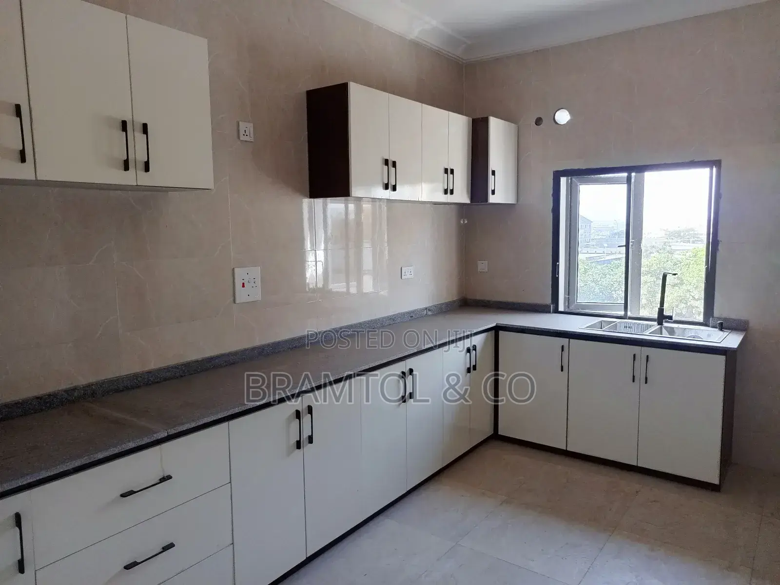 3bdrm Block of Flats in With Bq, Katampe (Main) for rent in Katampe (Main)