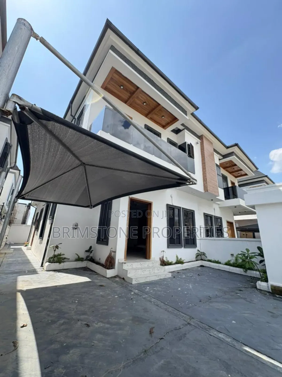 Furnished 4bdrm Duplex in Chevron for sale in Chevron