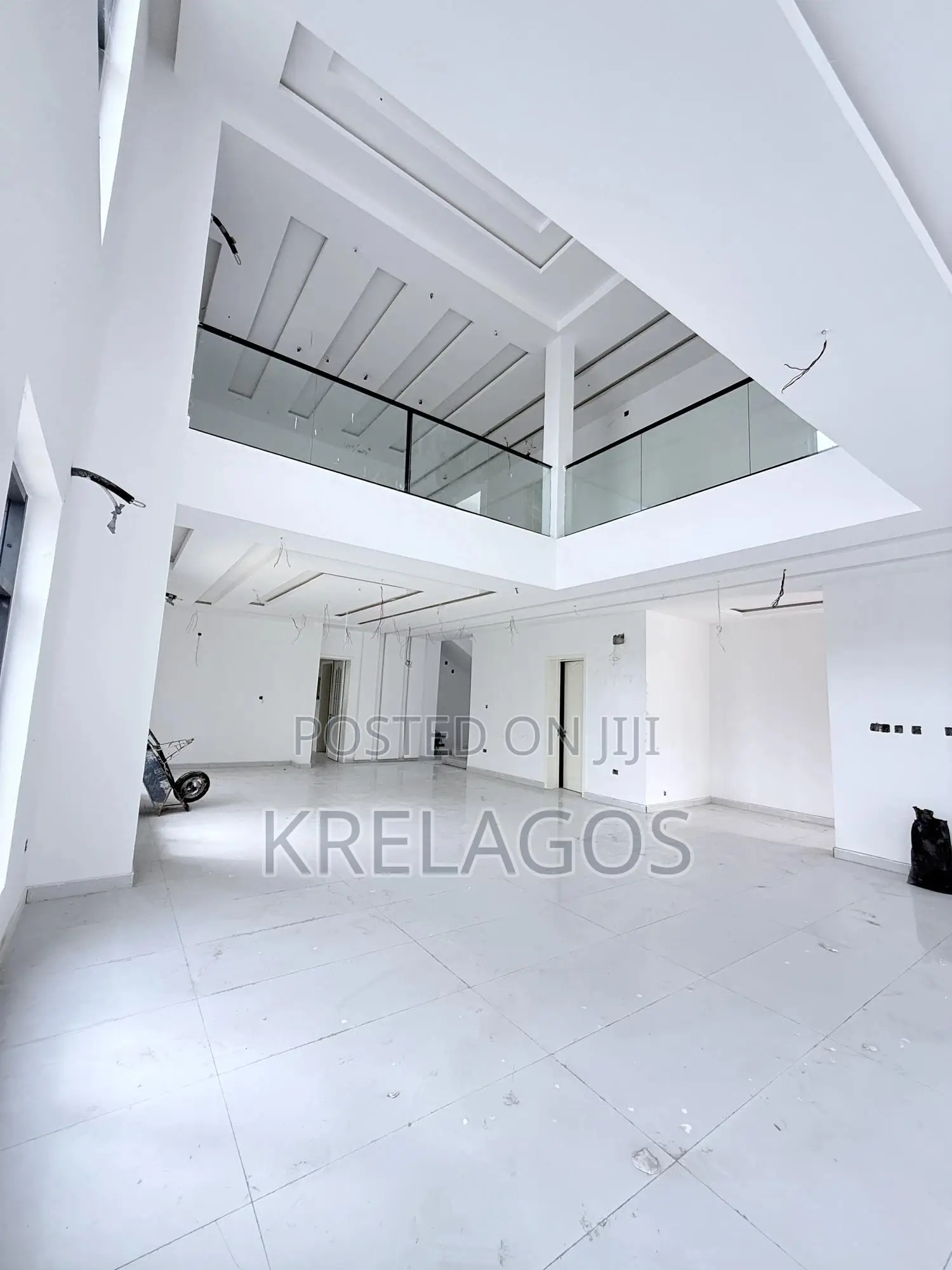 5bdrm Duplex in Royal Garden, Off Lekki-Epe Expressway for sale in Off Lekki-Epe Expressway