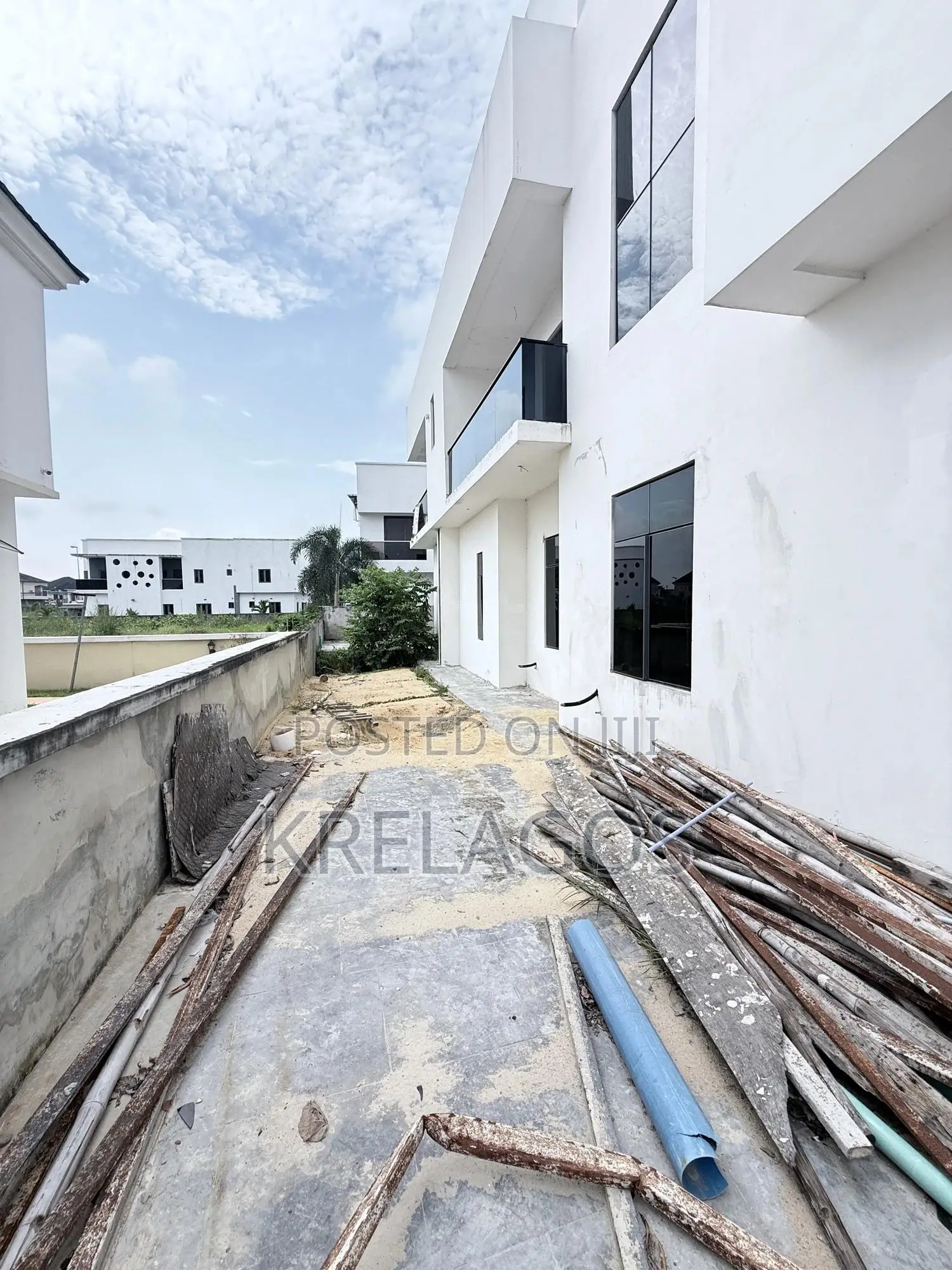 5bdrm Duplex in Royal Garden, Off Lekki-Epe Expressway for sale in Off Lekki-Epe Expressway