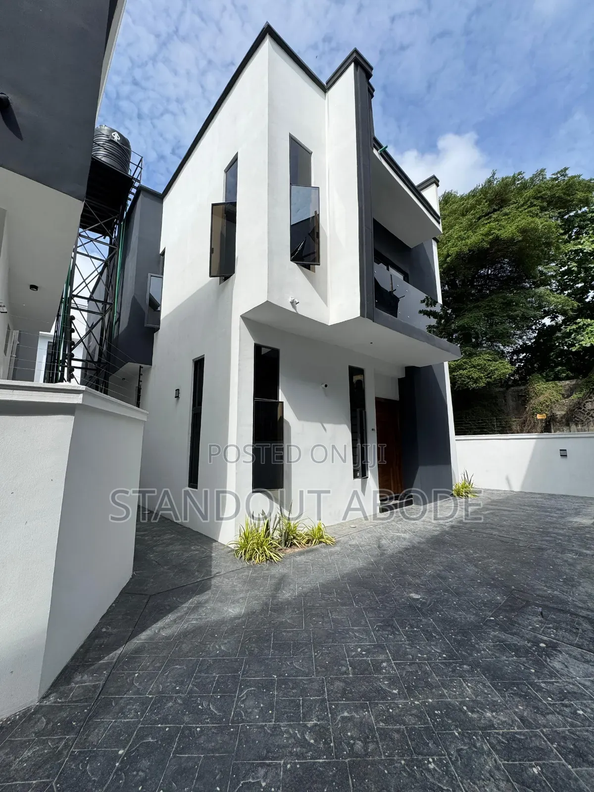 4bdrm Duplex in Inside An Estate In for sale in Chevron