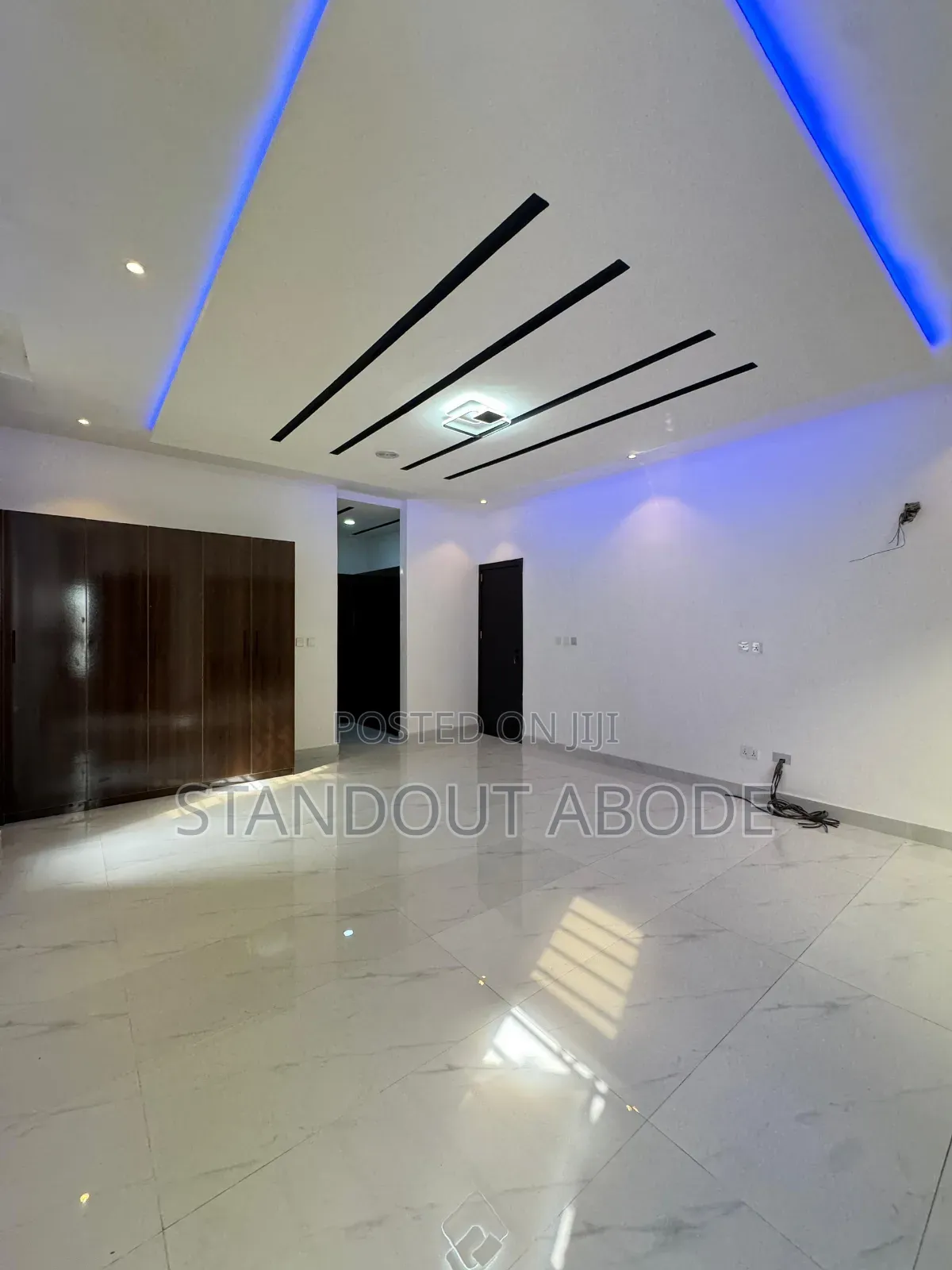 4bdrm Duplex in Inside An Estate In for sale in Chevron