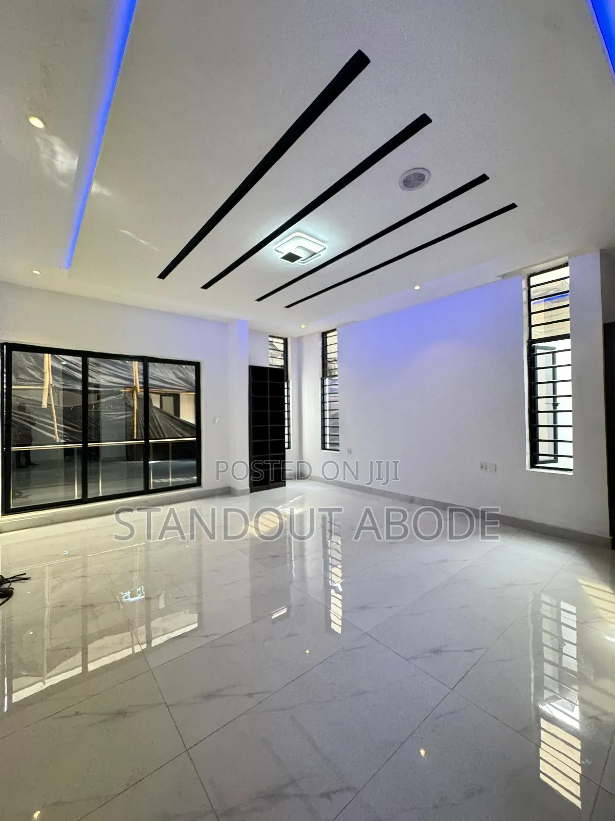4bdrm Duplex in Inside An Estate In for sale in Chevron