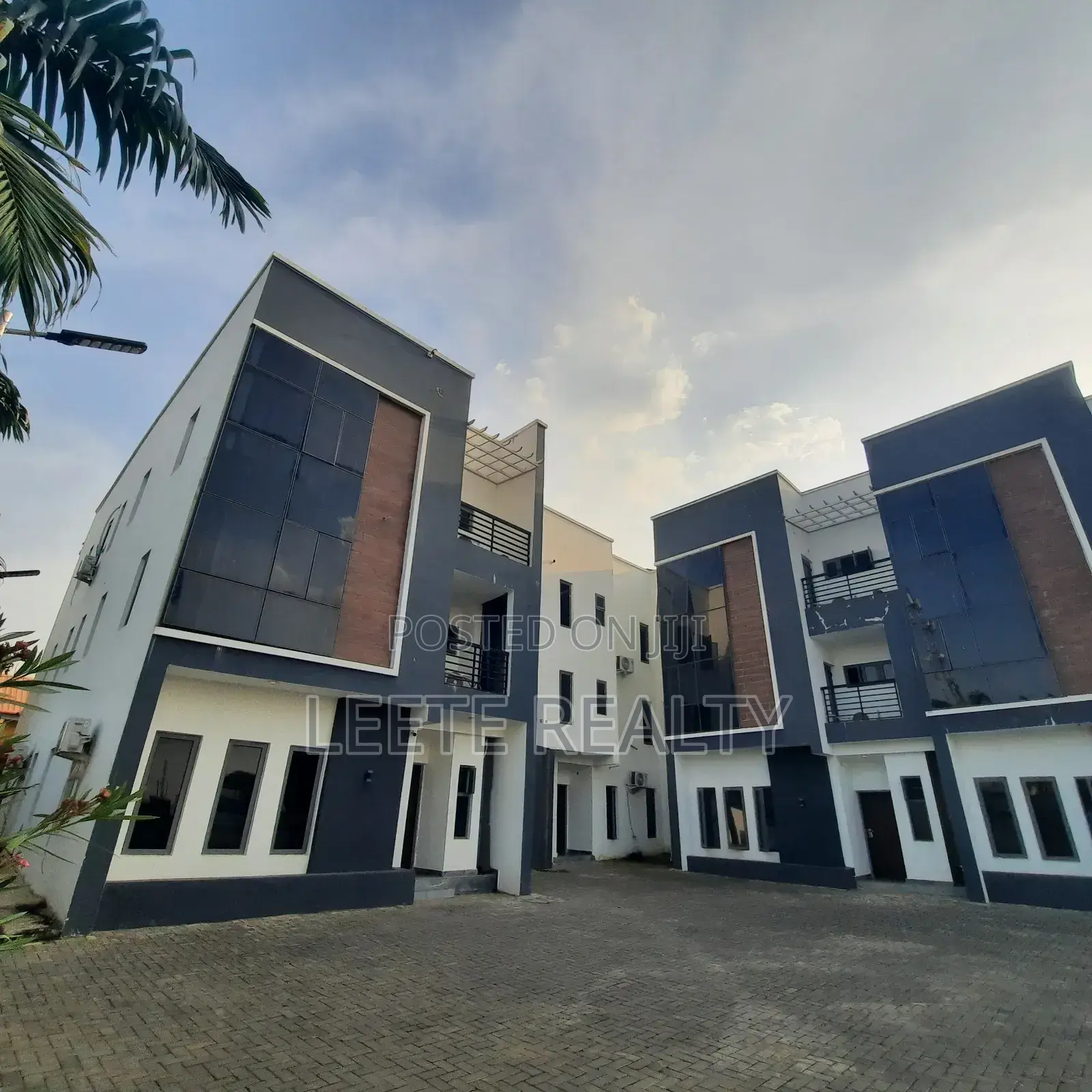 4bdrm Townhouse/Terrace in Wuye for sale in Wuye
