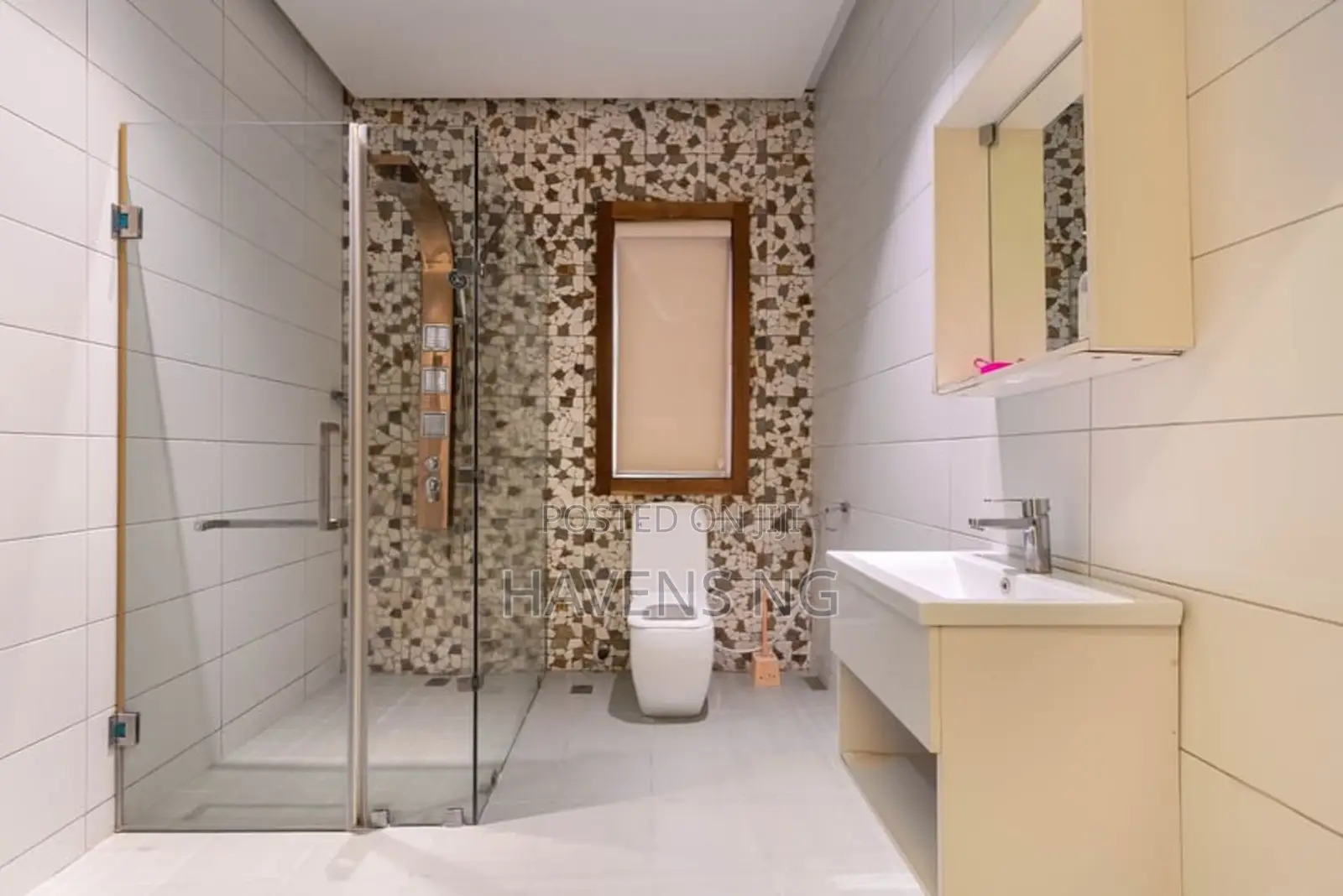 Cozy 1 Bedroom Apartment With Private Cinema, Swimming Pool, Balcony in Lekki Phase 1