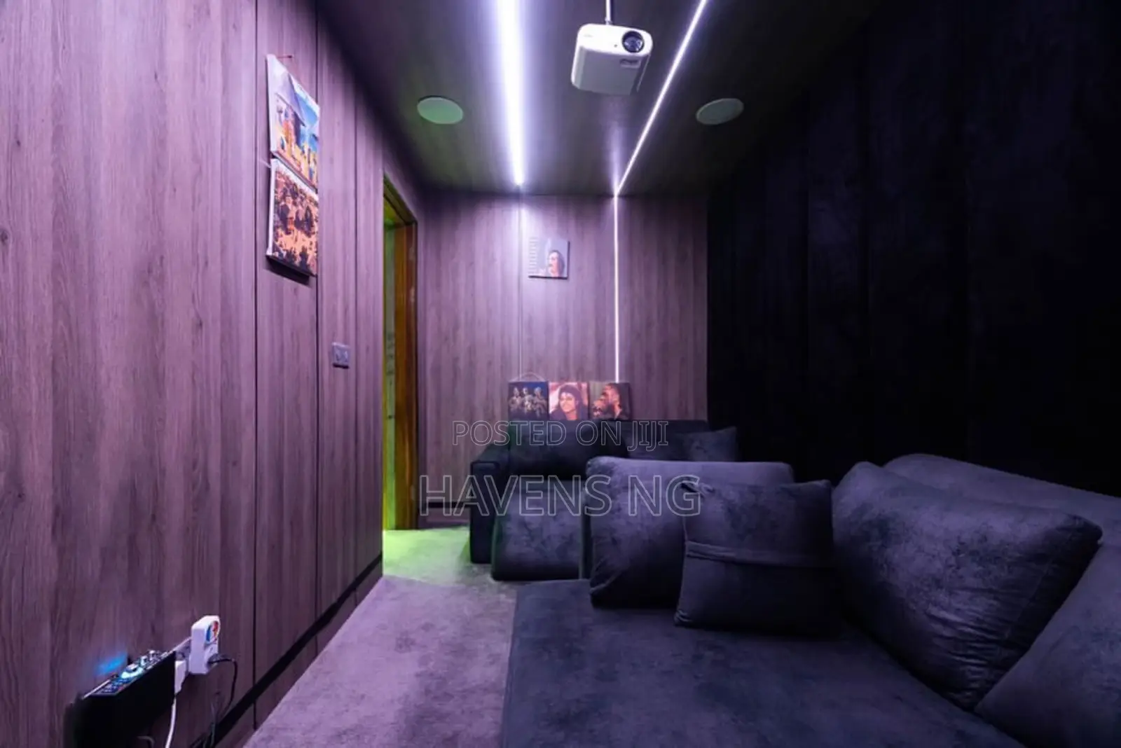 Cozy 1 Bedroom Apartment With Private Cinema, Swimming Pool, Balcony in Lekki Phase 1