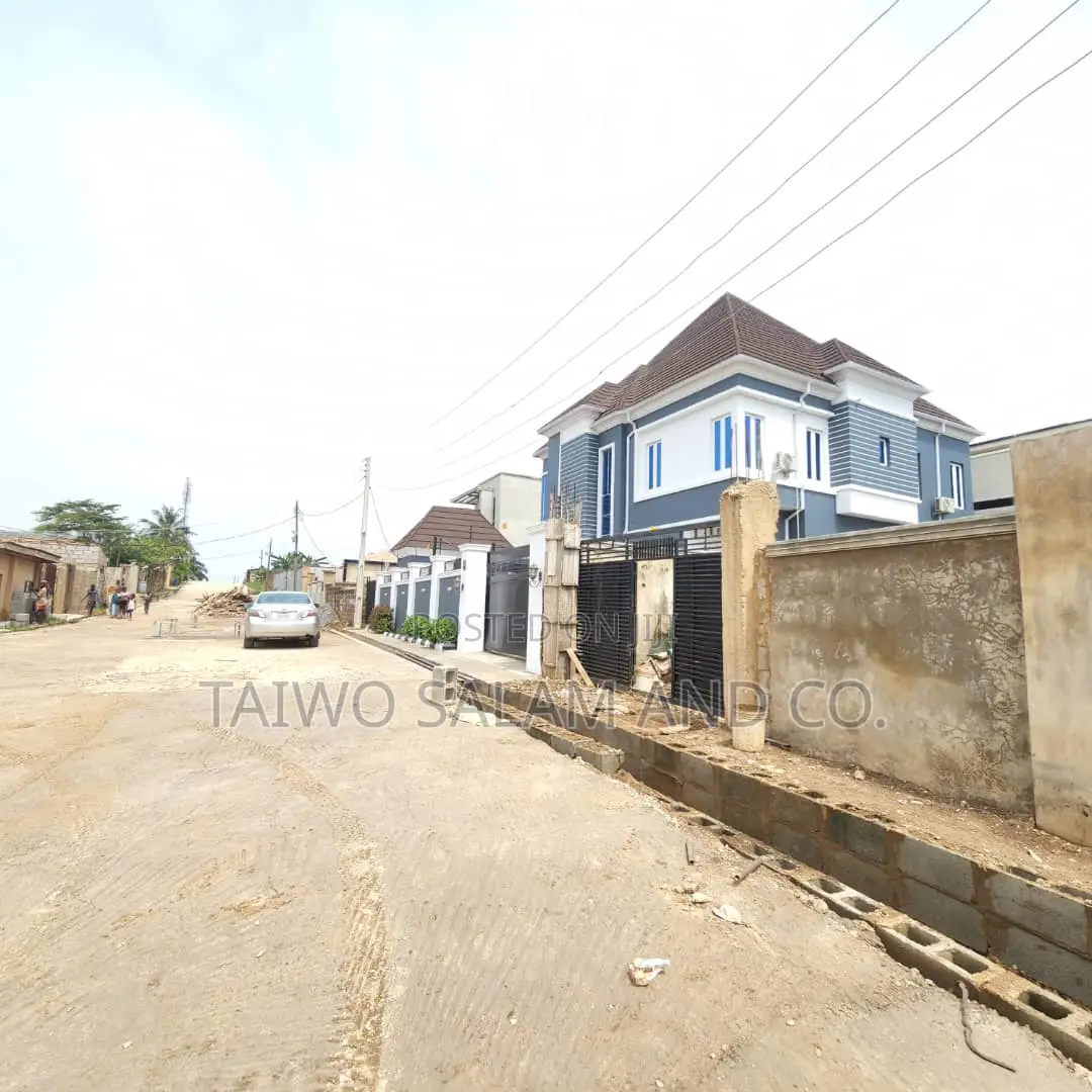 1100sqm of Residential Land in a Gated Estate in Oluyole Estate