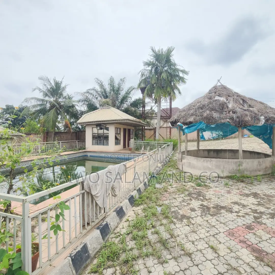 18bdrm House in Jericho for sale in Jericho