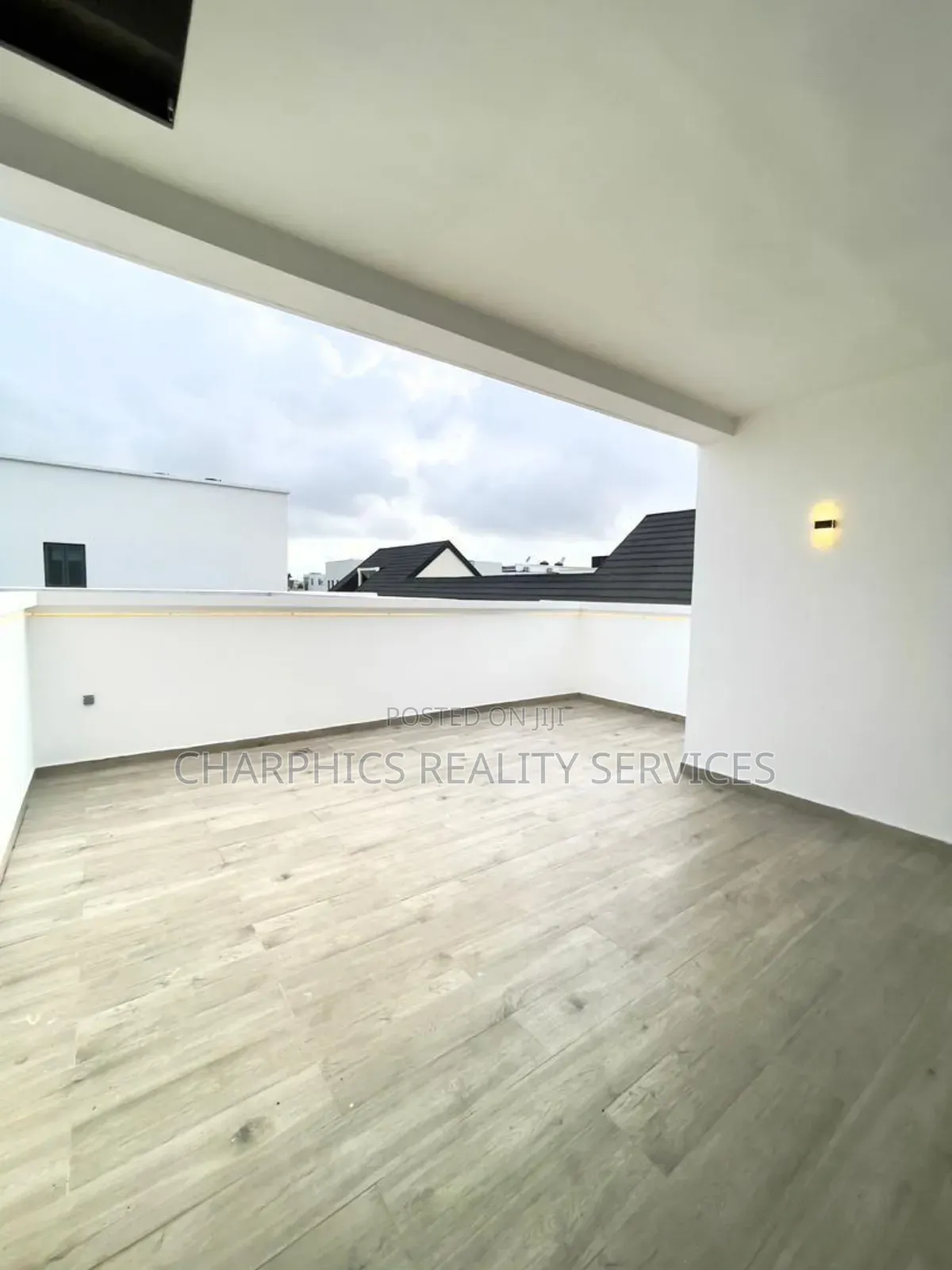 5bdrm Duplex in Ikate for sale in Ikate