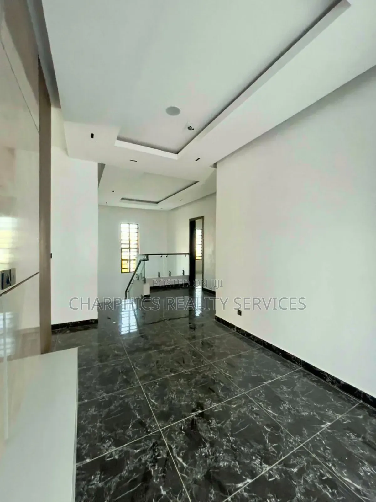 5bdrm Duplex in Lekki Phase 2 for sale in Lekki Phase 2