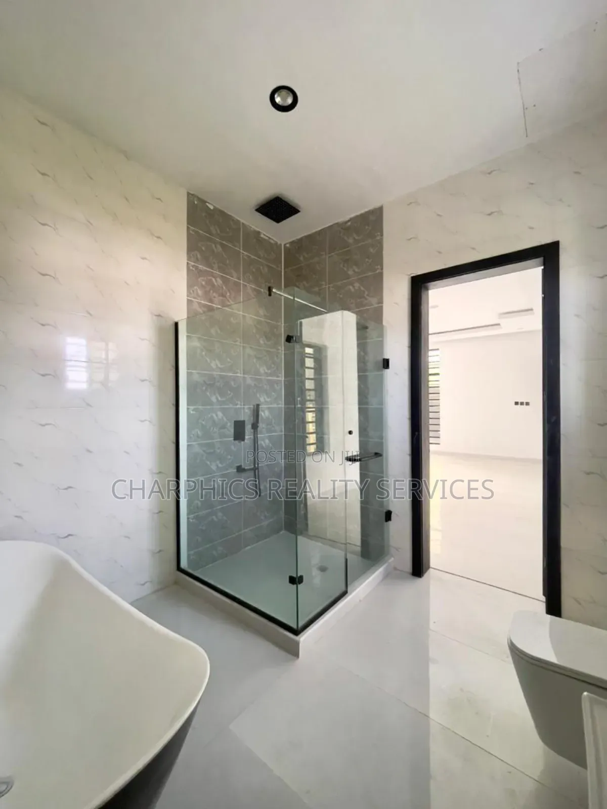 5bdrm Duplex in Lekki Phase 2 for sale in Lekki Phase 2
