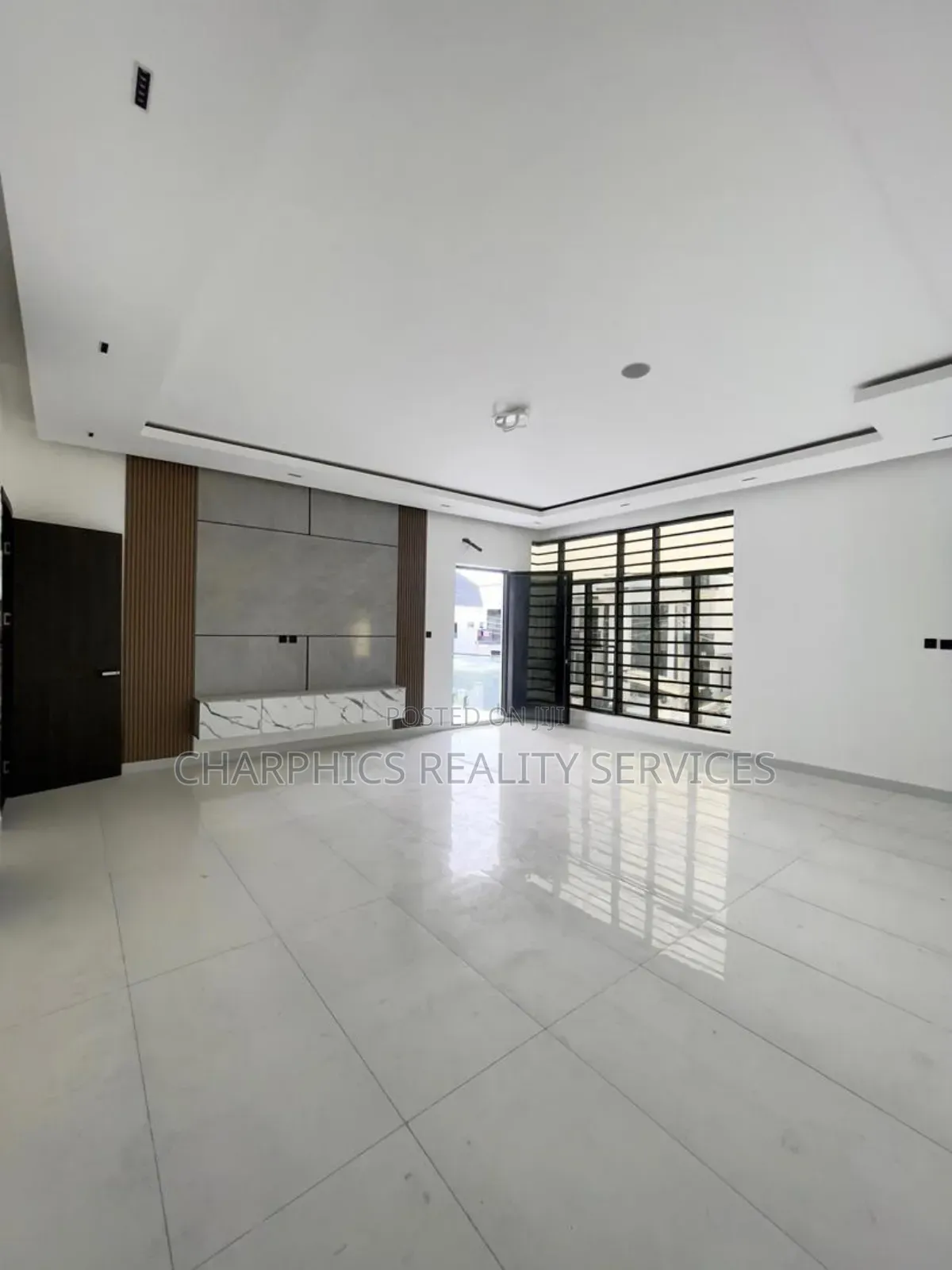 5bdrm Duplex in Lekki Phase 2 for sale in Lekki Phase 2