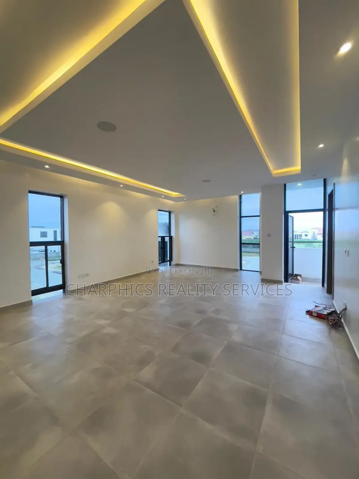 5bdrm Duplex in Ikate for sale in Ikate