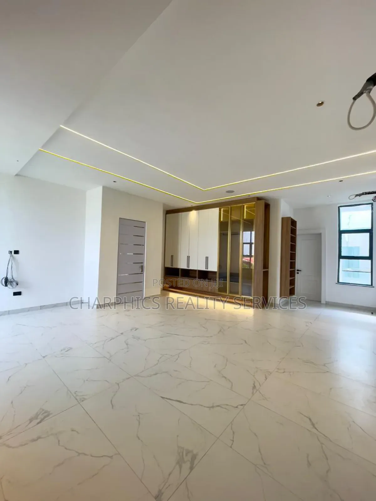 5bdrm Duplex in Ikate for sale in Ikate
