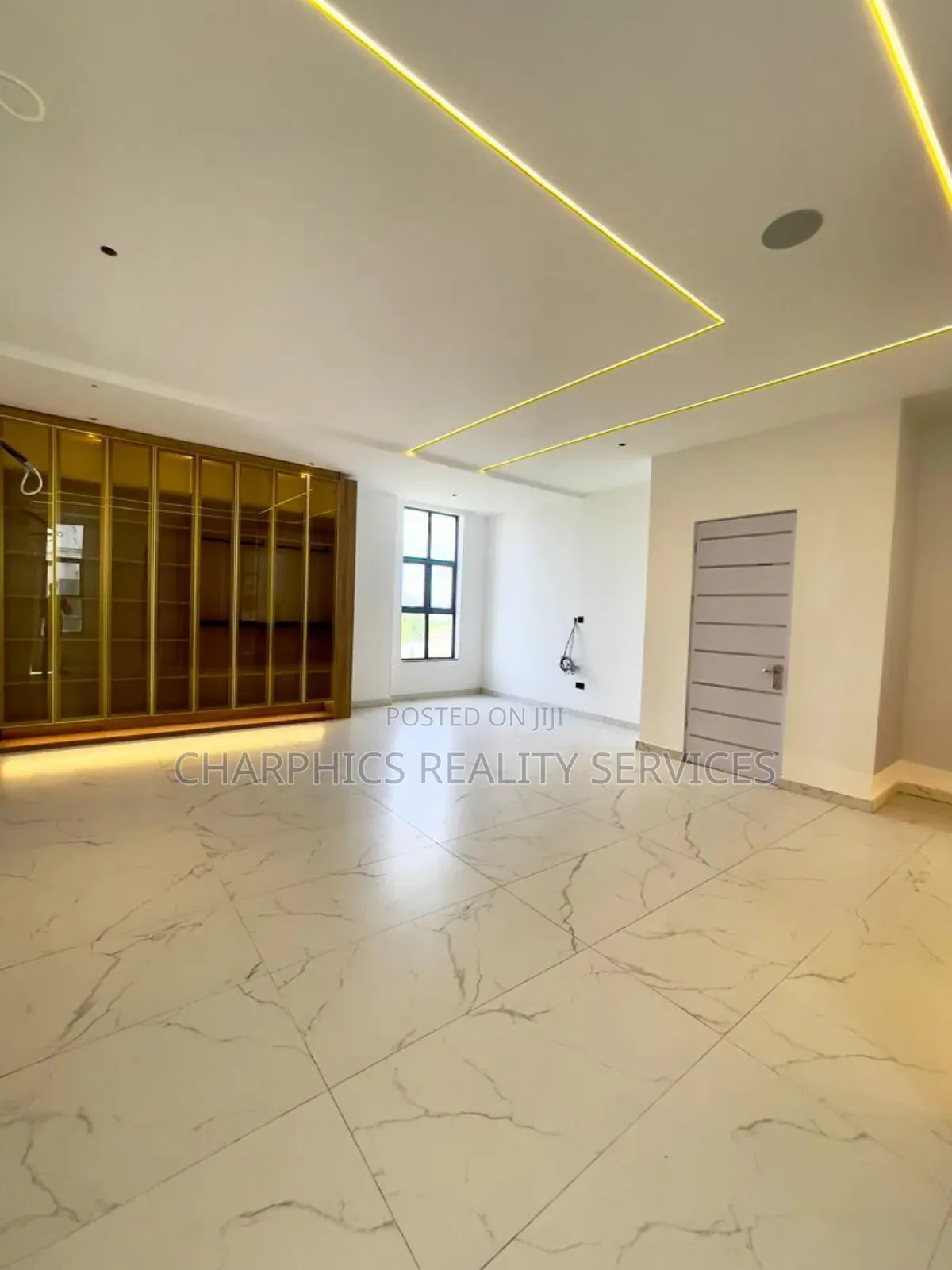 5bdrm Duplex in Ikate for sale in Ikate