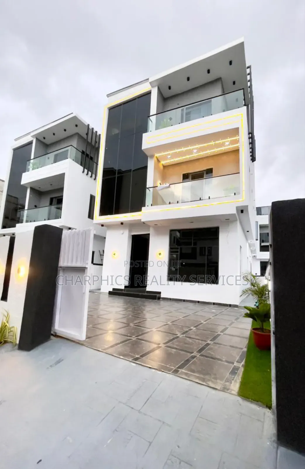 5bdrm Duplex in Ologolo for sale in Ologolo