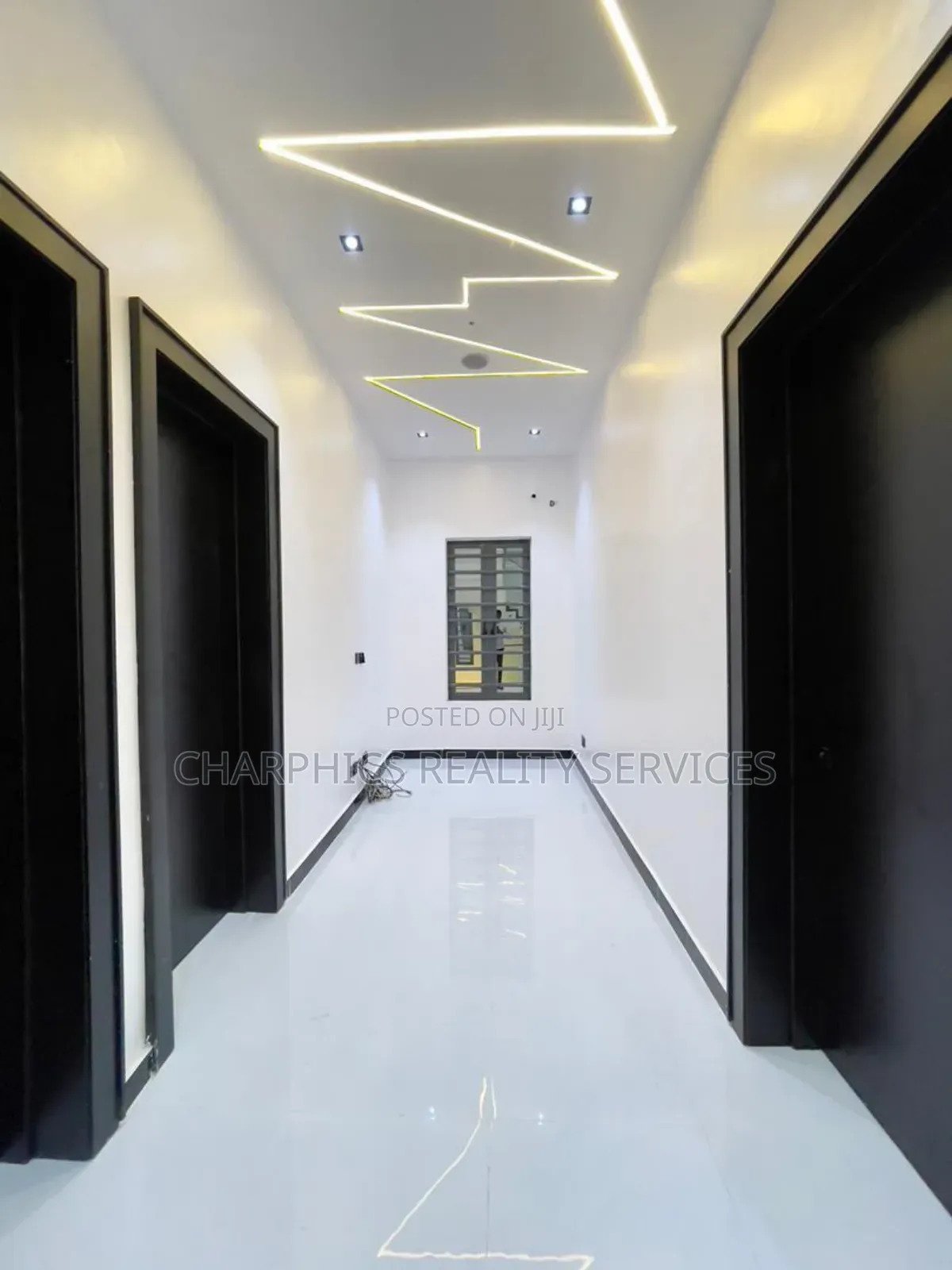 5bdrm Duplex in Ologolo for sale in Ologolo