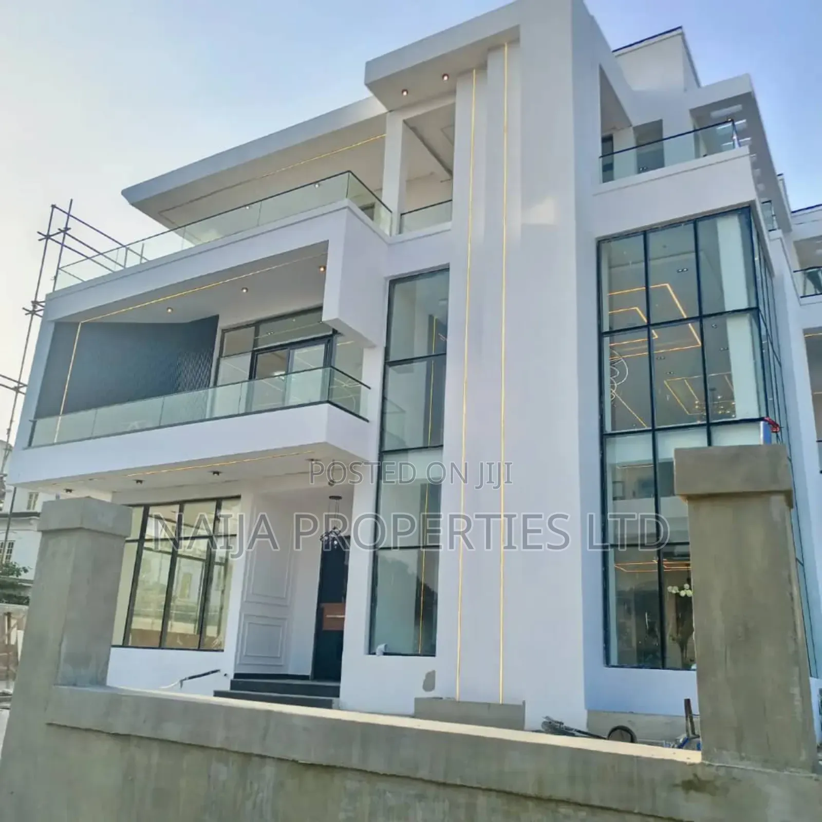 5bdrm Duplex in Lakeview Estate, Lekki for sale in Lekki