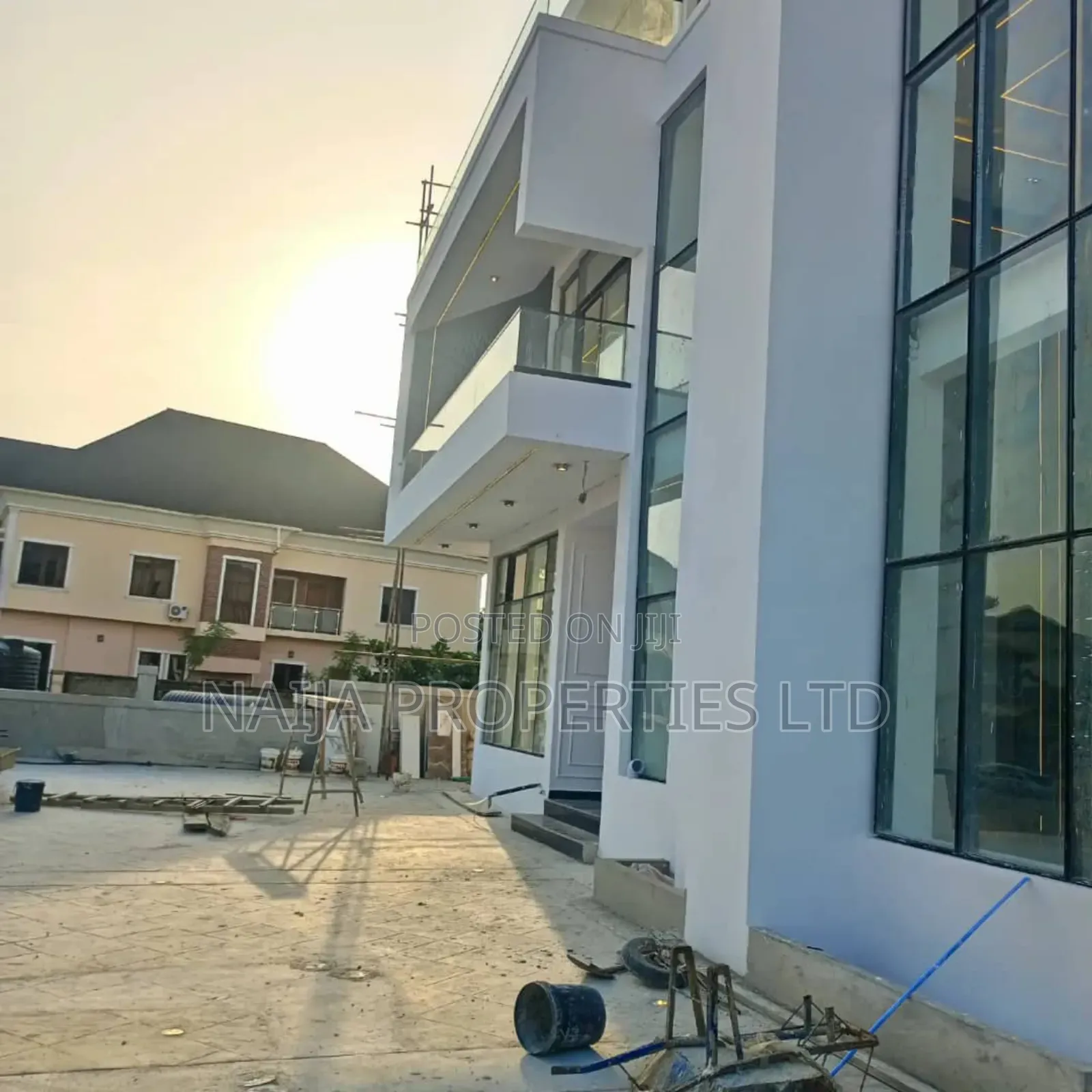 5bdrm Duplex in Lakeview Estate, Lekki for sale in Lekki