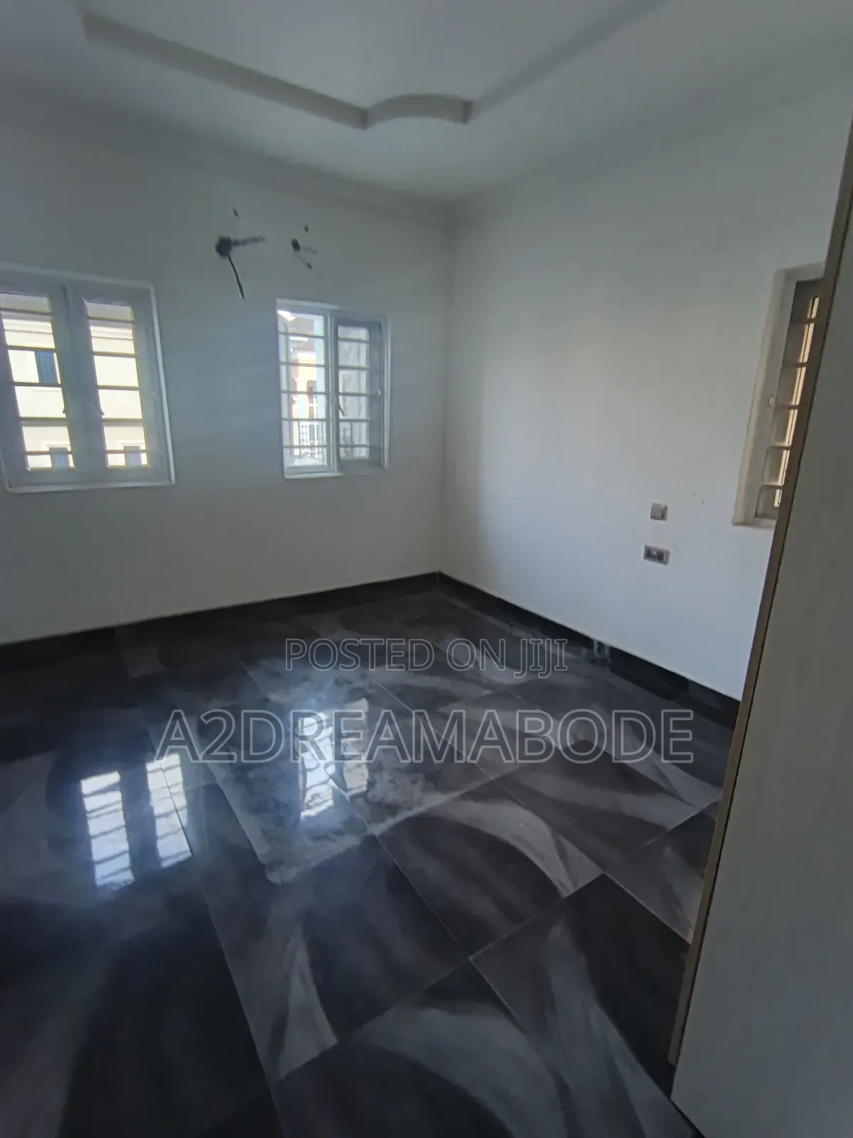 3bdrm Apartment in Ikeja Gra for rent in Ikeja