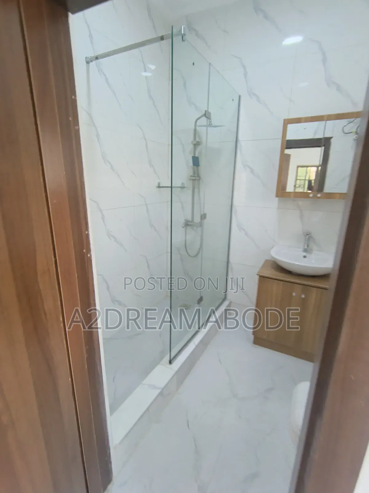 3bdrm Apartment in Ikeja Gra for rent in Ikeja