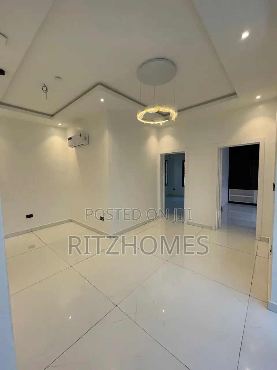 5bdrm Duplex in Lekki Phase 1 for sale in Lekki Phase 1