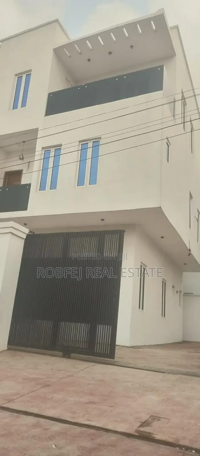 5bdrm Duplex in Omole Phase 1 for sale in Omole Phase 1