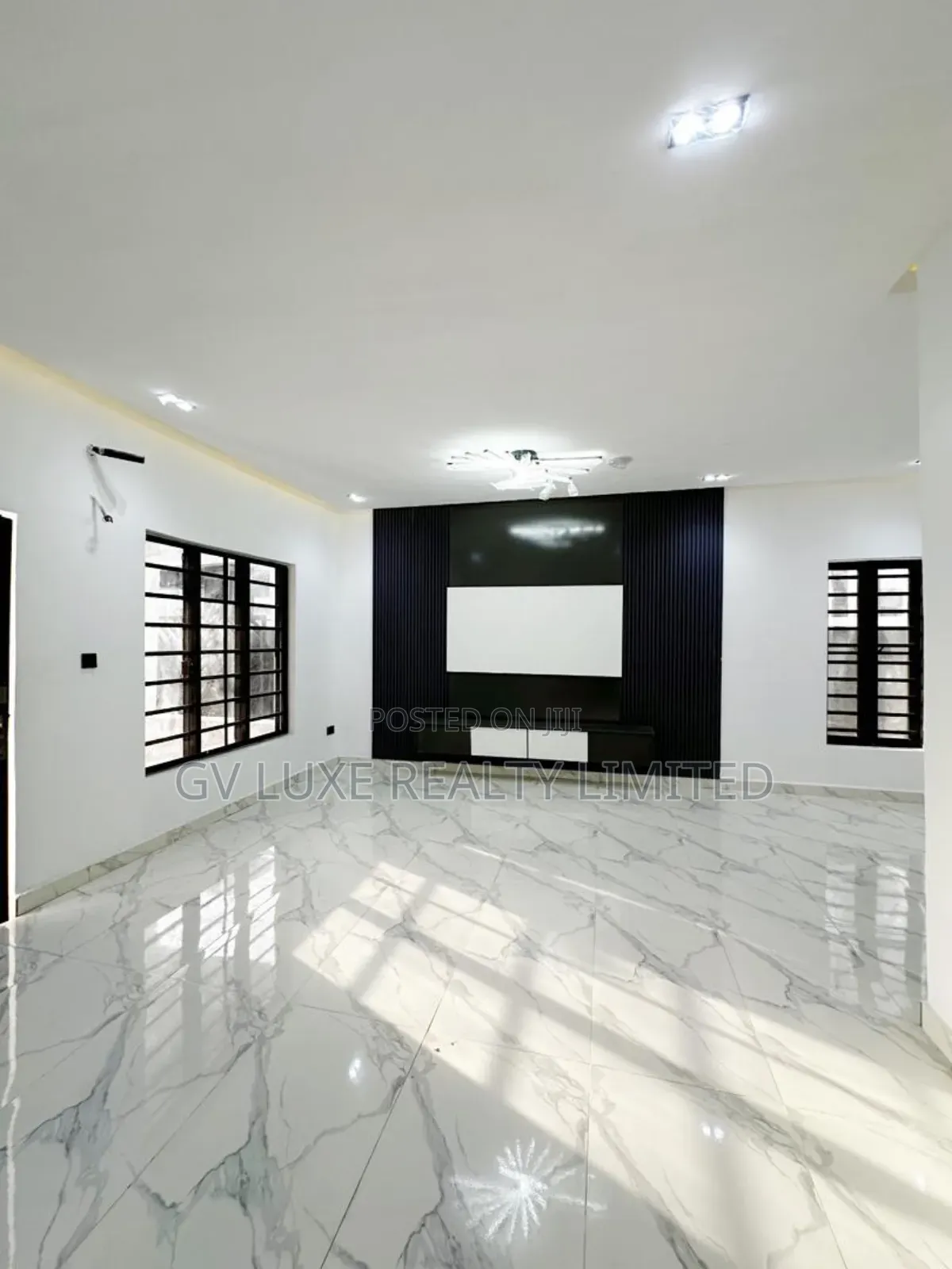 3bdrm Duplex in Ikota for rent in Ikota