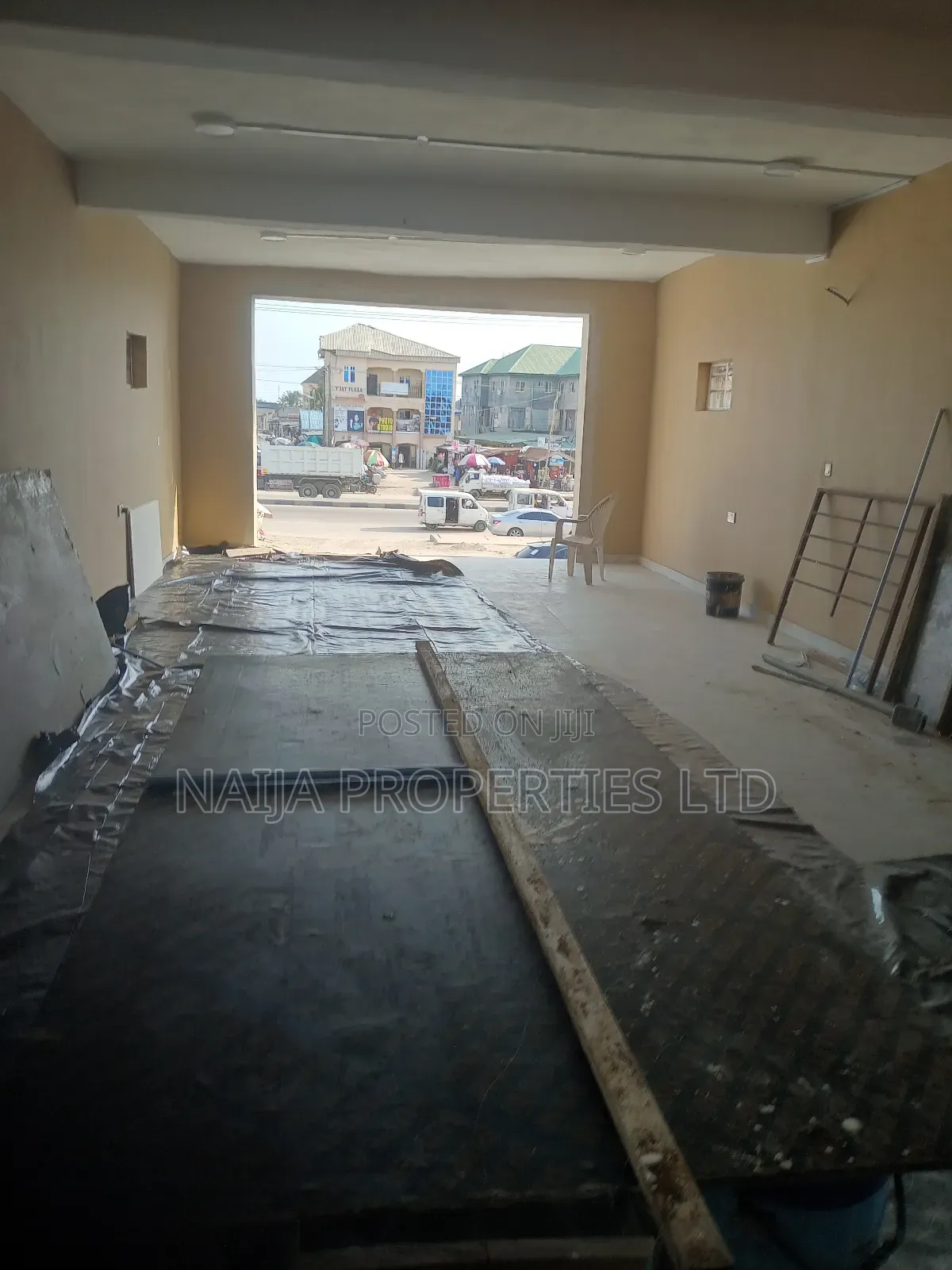 120sqm Office Space Directly Facing Express at Lakowe for Rent in Lakowe