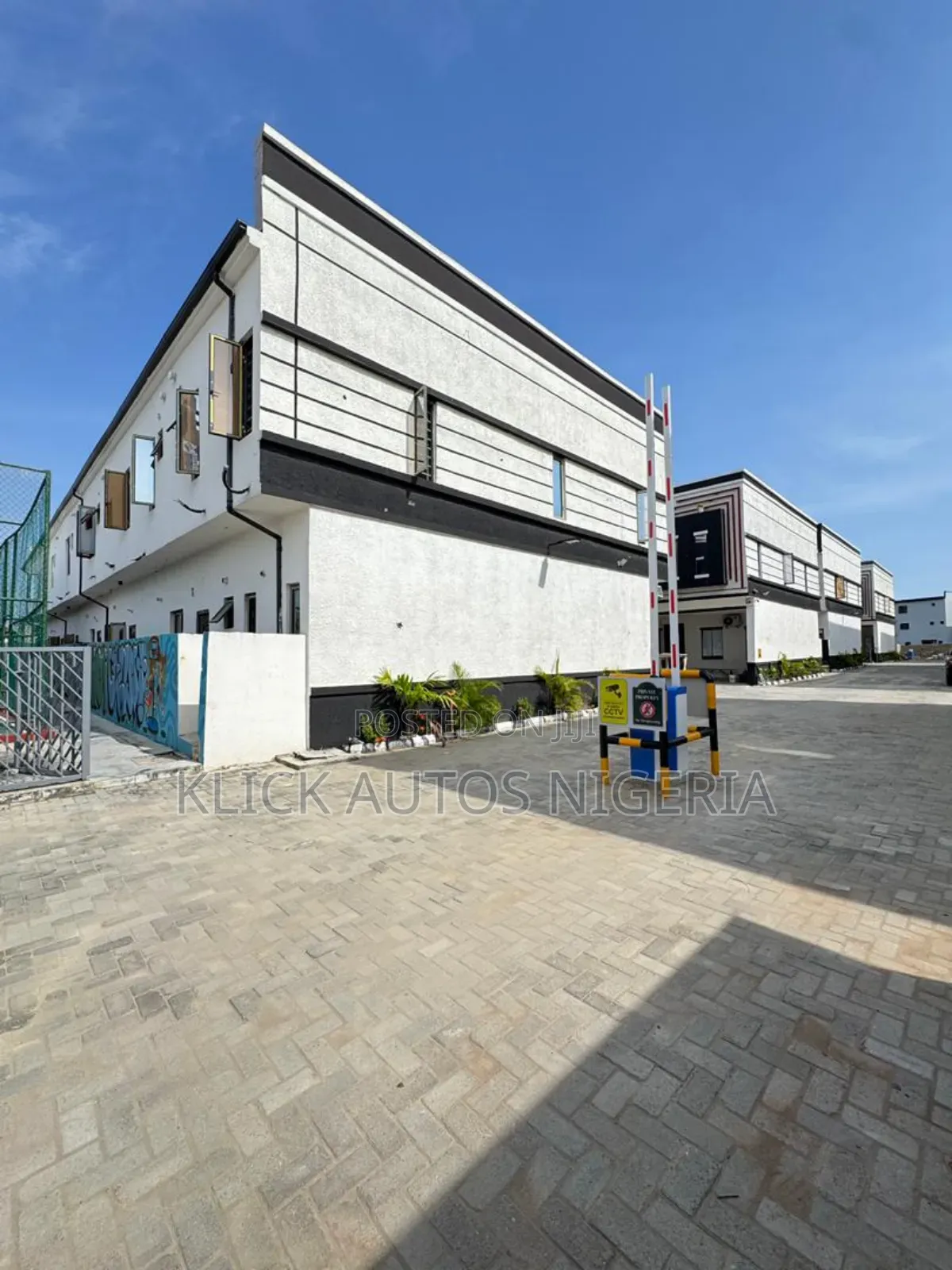 4bdrm Townhouse/Terrace in Chevron for sale in Chevron