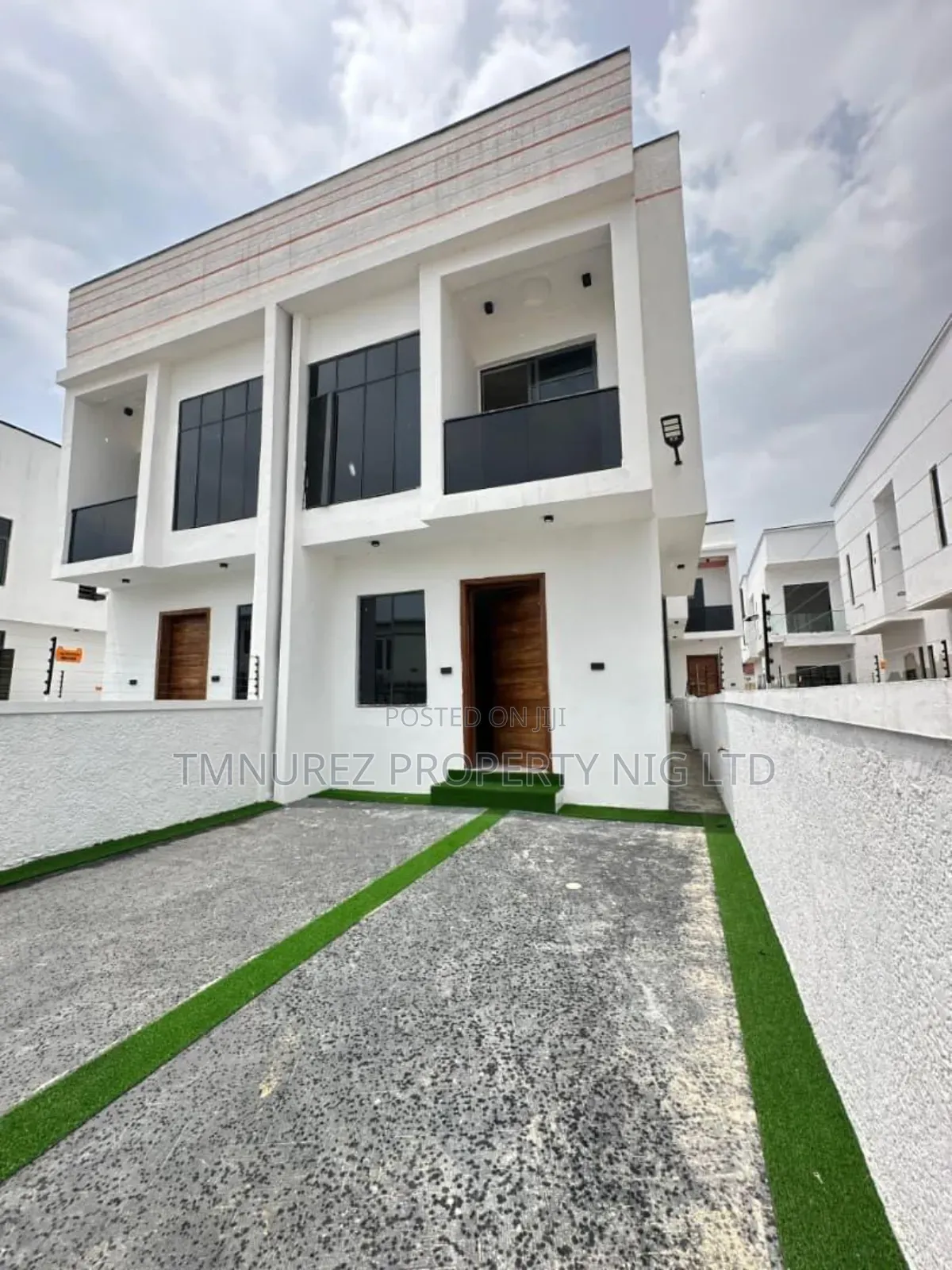 4bdrm Duplex in Ikota Estat, Lekki Phase 1 for sale in Lekki Phase 1
