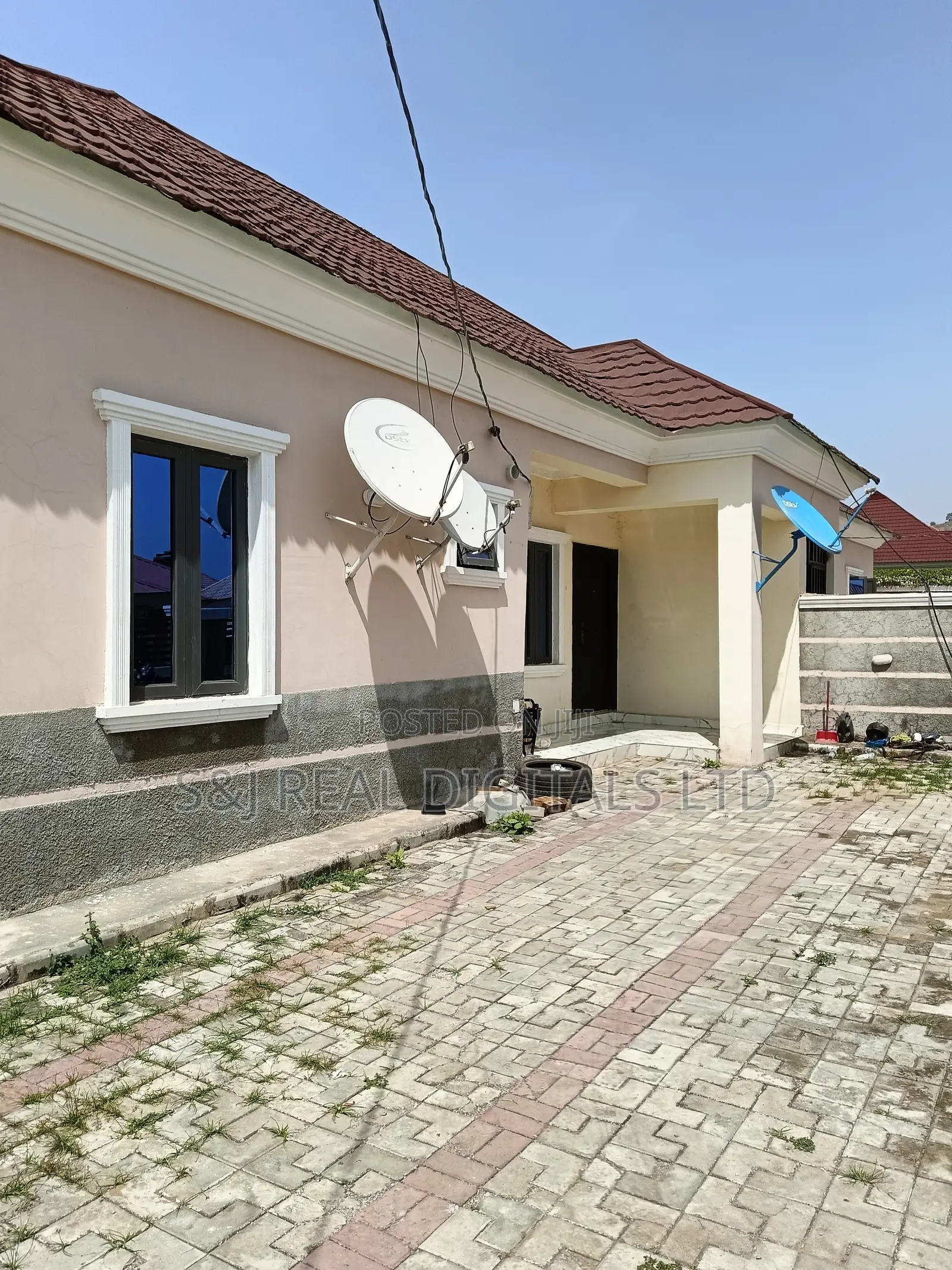 2bdrm Apartment in Sabon Lugbe for sale in Sabon Lugbe