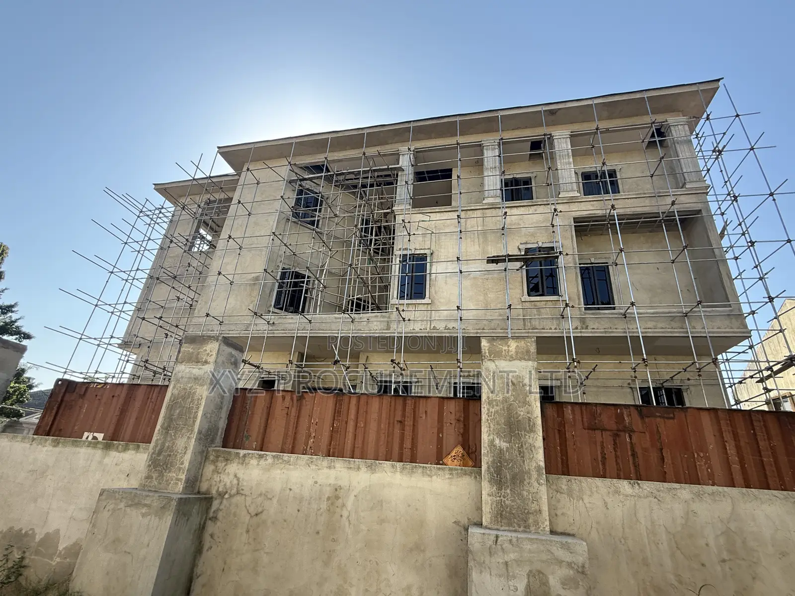 13bdrm Mansion in Maitama for sale in Maitama
