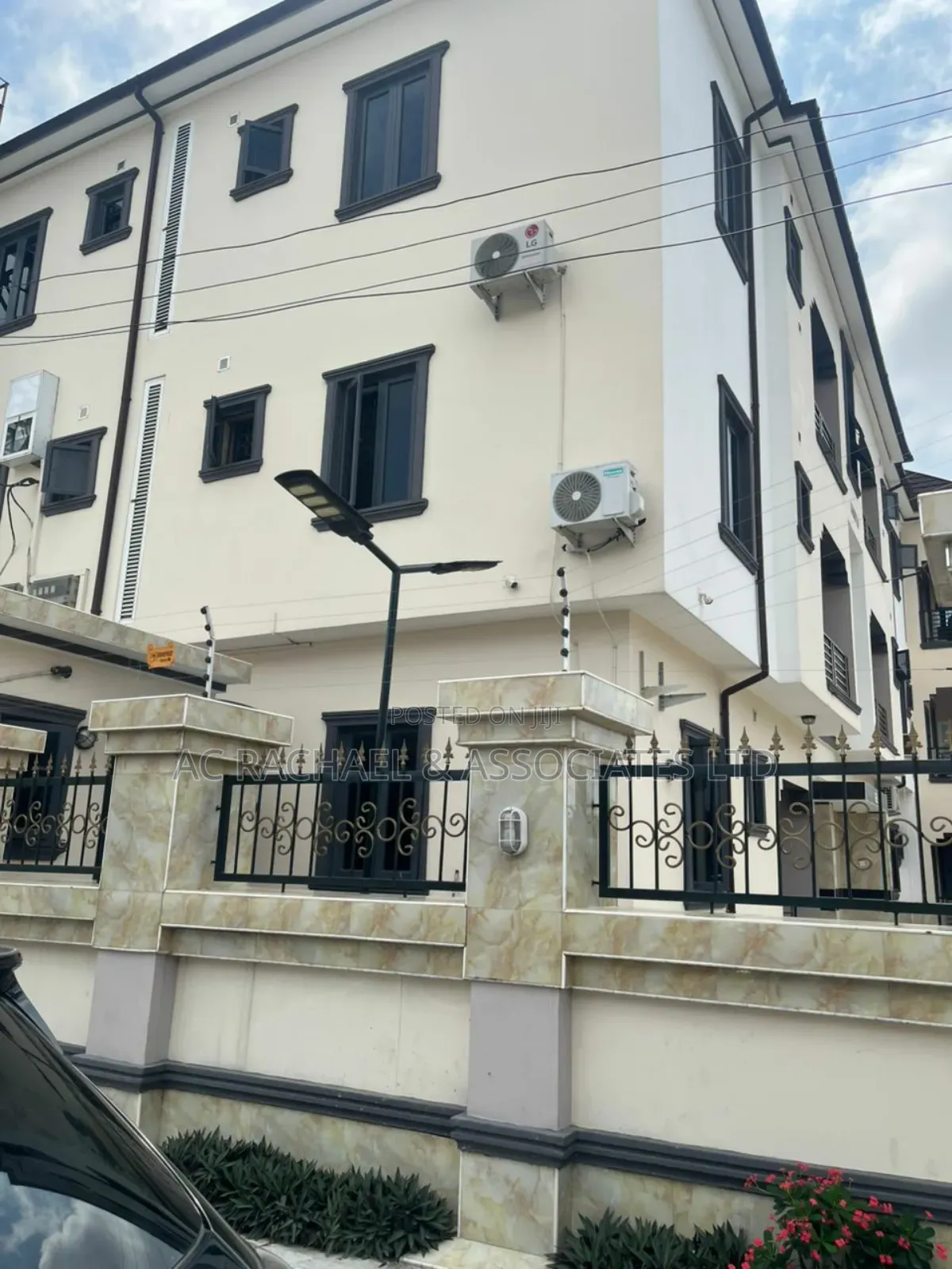 2bdrm Block of Flats in Lakeview Estate, Amuwo-Odofin for sale in Amuwo-Odofin